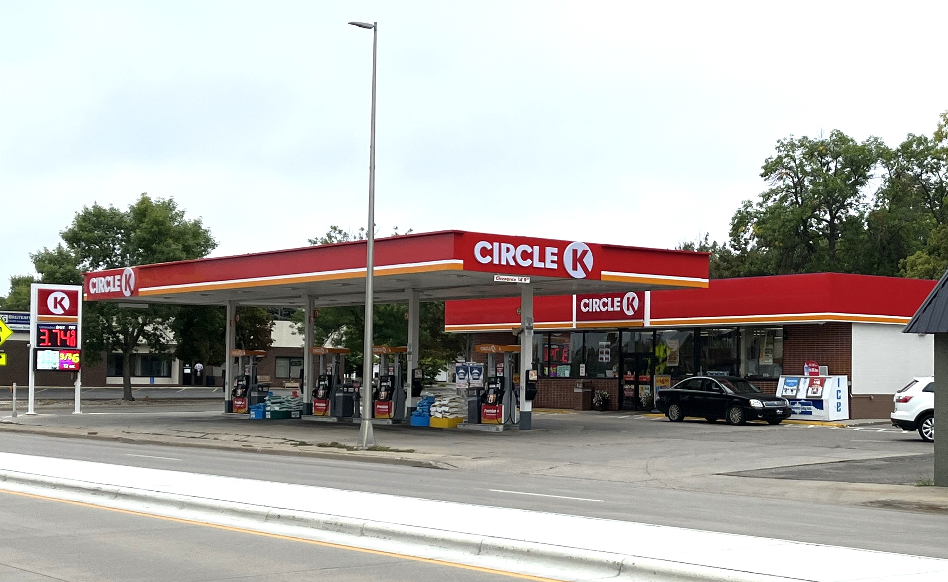 Магазины Holiday в Александрии меняют бренд на Circle K