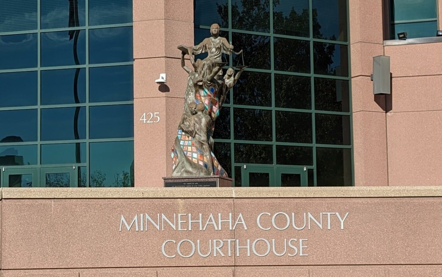 To tackle its thousands of backlogged warrants and cases, Minnehaha trials new pilot program - Vimarsana News