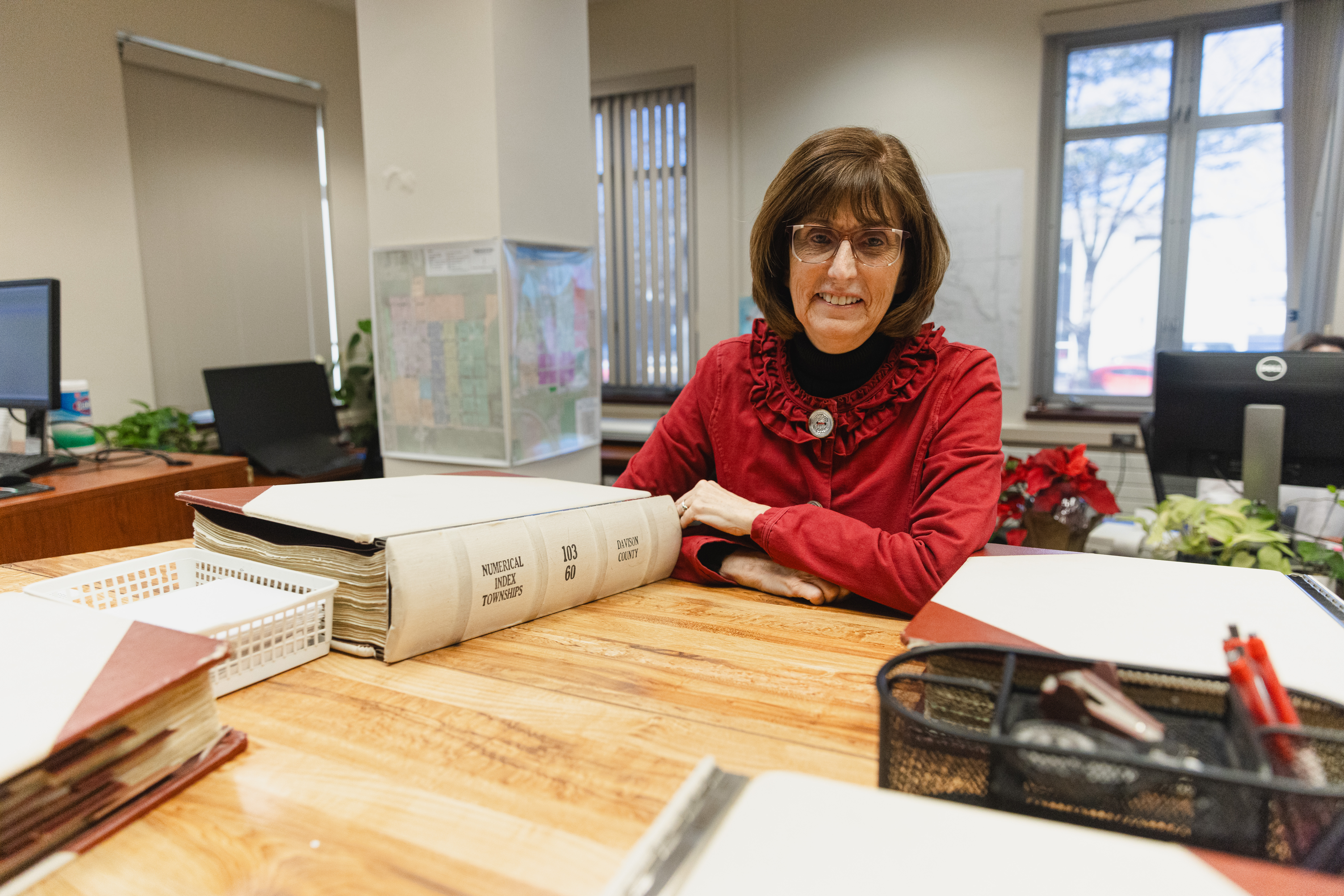 Young retires after 29 years of service as Davison County Register of Deeds - Vimarsana News