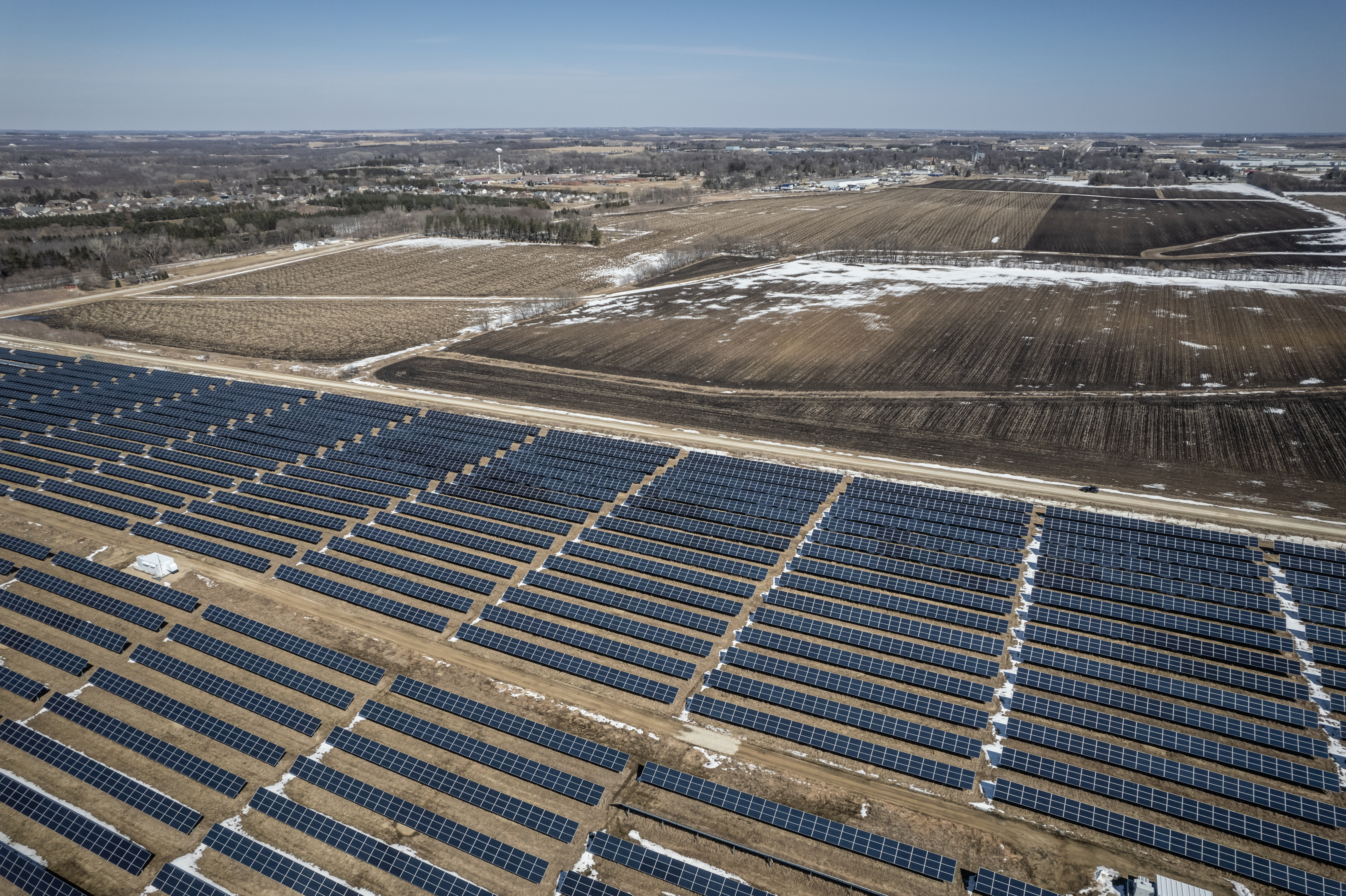 Here comes the sun: Solar project near Byron to bring 200 MW starting in 2025 - Vimarsana News