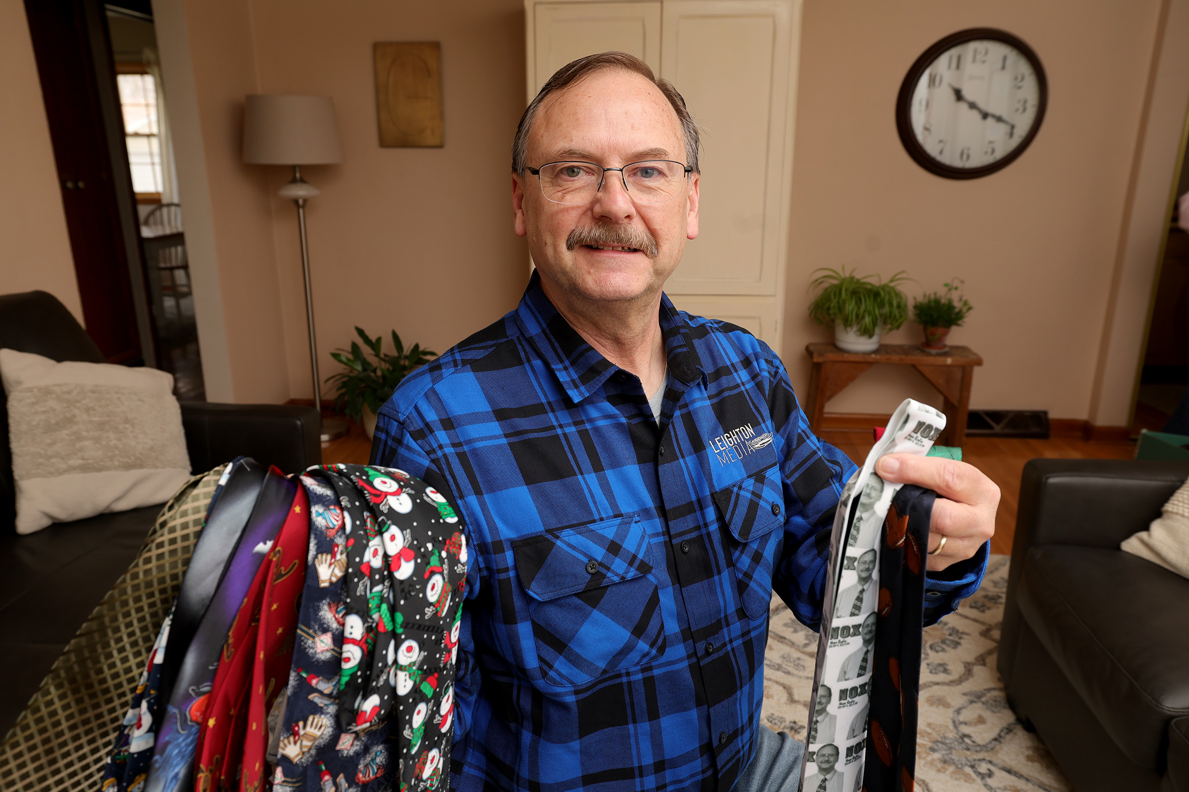 Doug Barrett retires after 45-year career, including 40 years at KNOX in Grand Forks - Vimarsana News