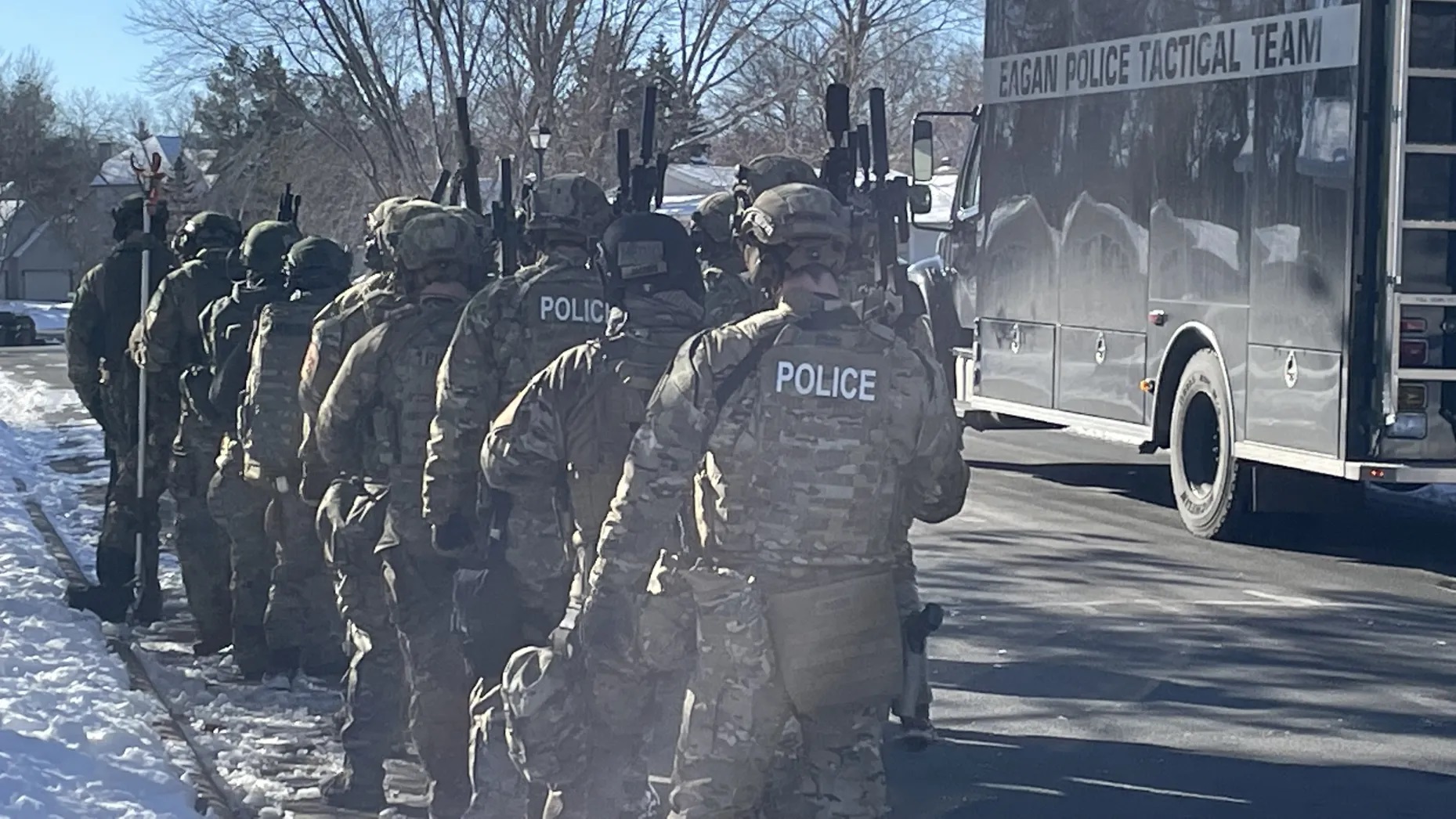 Two officers, one paramedic killed responding to domestic abuse call in Burnsville - Vimarsana News