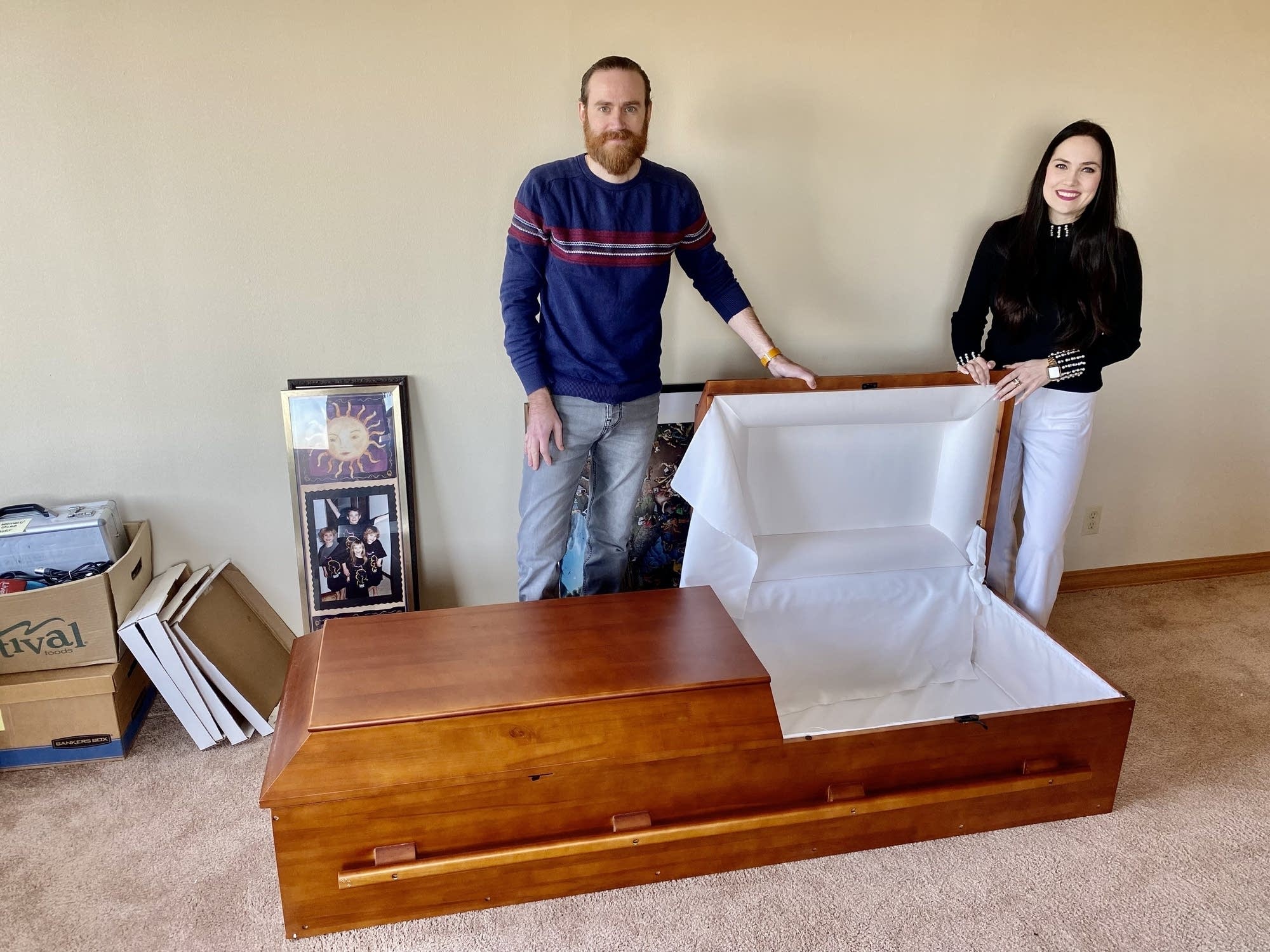 Casket, $150, only used once: Facebook ad honors late Minnesota man's humor - Vimarsana News