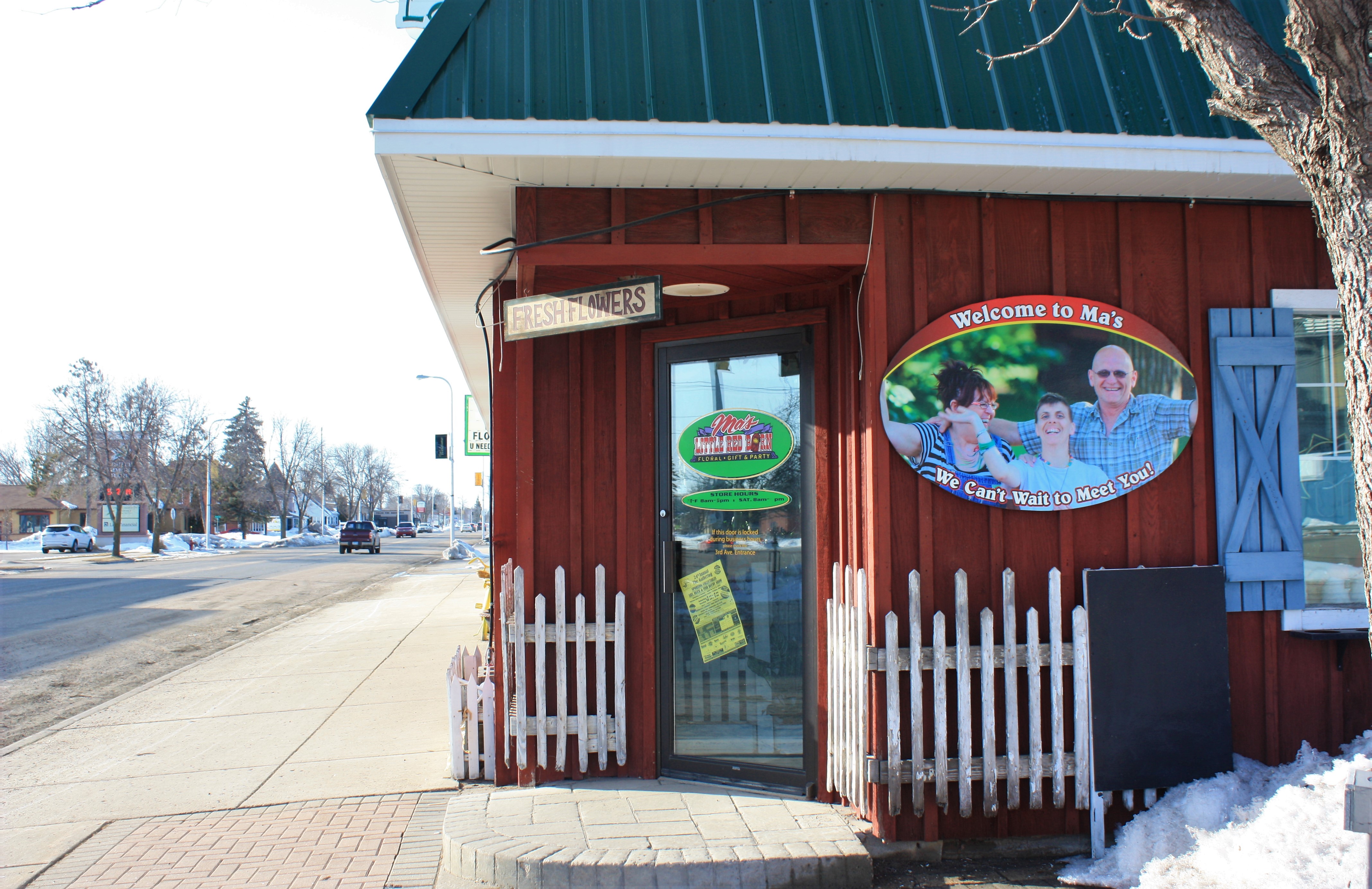 The smallest of changes: Ma's Little Red Barn revamps its outside - Vimarsana News
