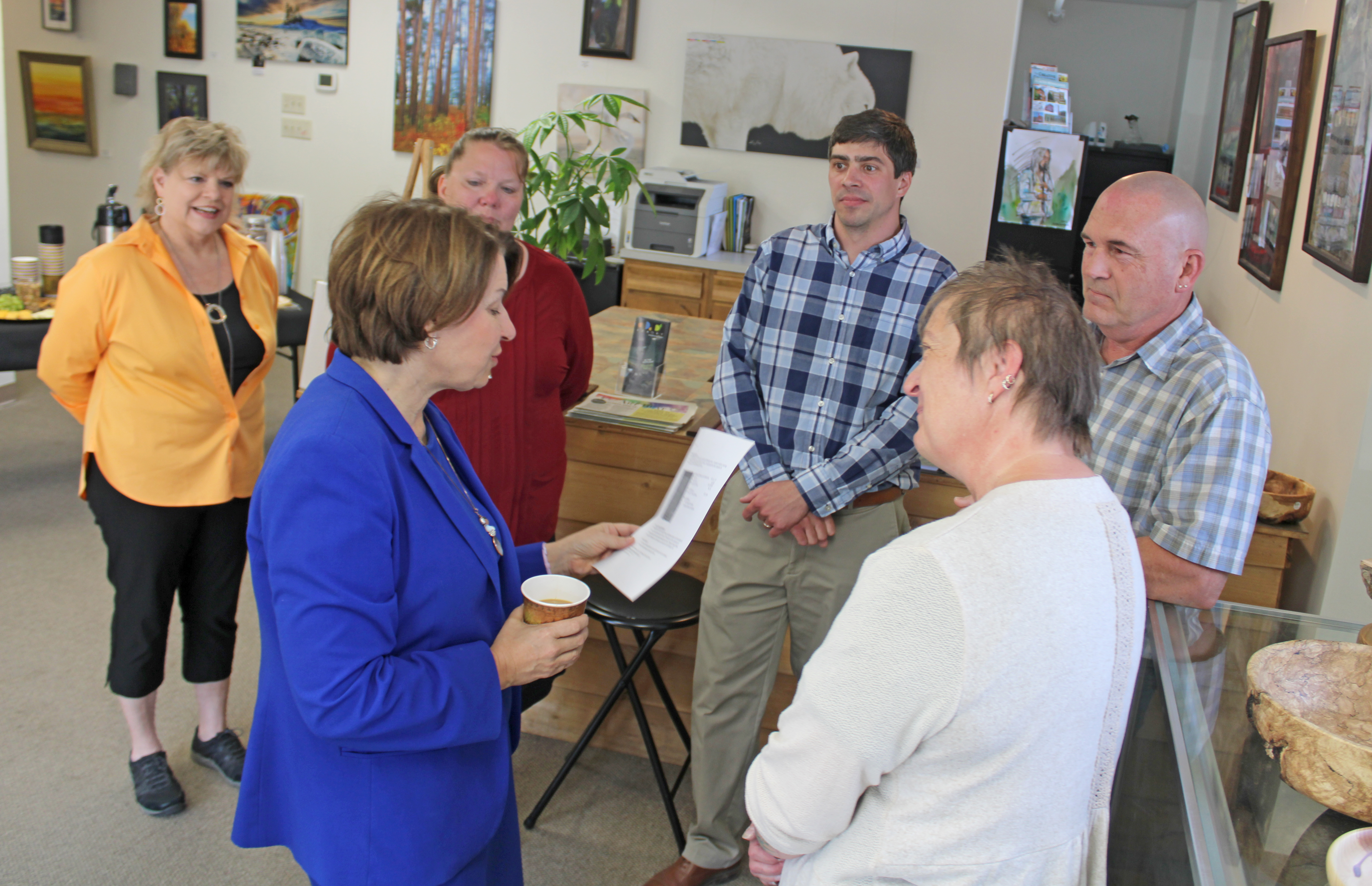 Hubbard County leaders talk economic development with U.S. Sen. Klobuchar - Vimarsana News