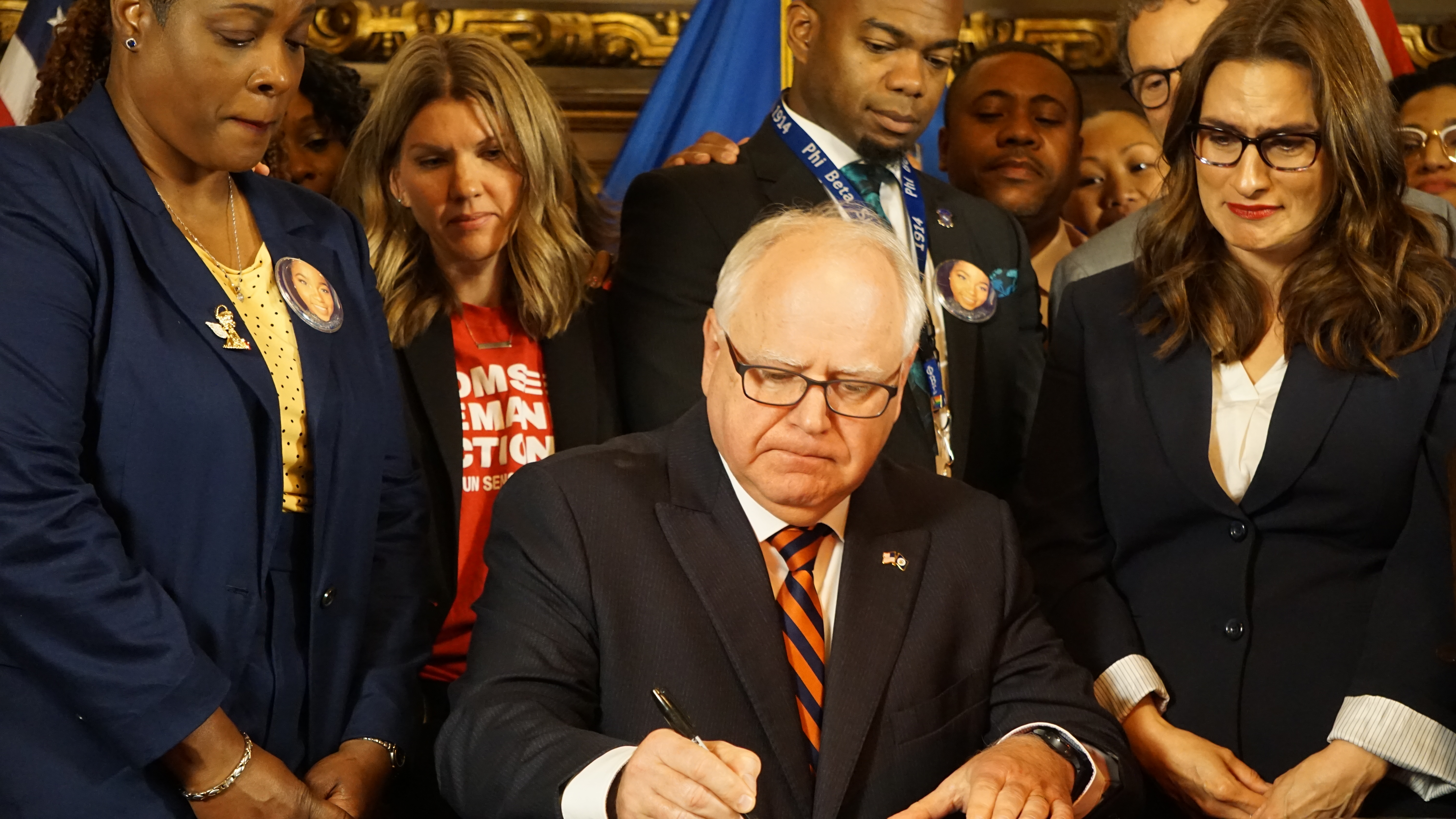Universal background checks, extreme-risk gun confiscation become Minnesota law - Vimarsana News