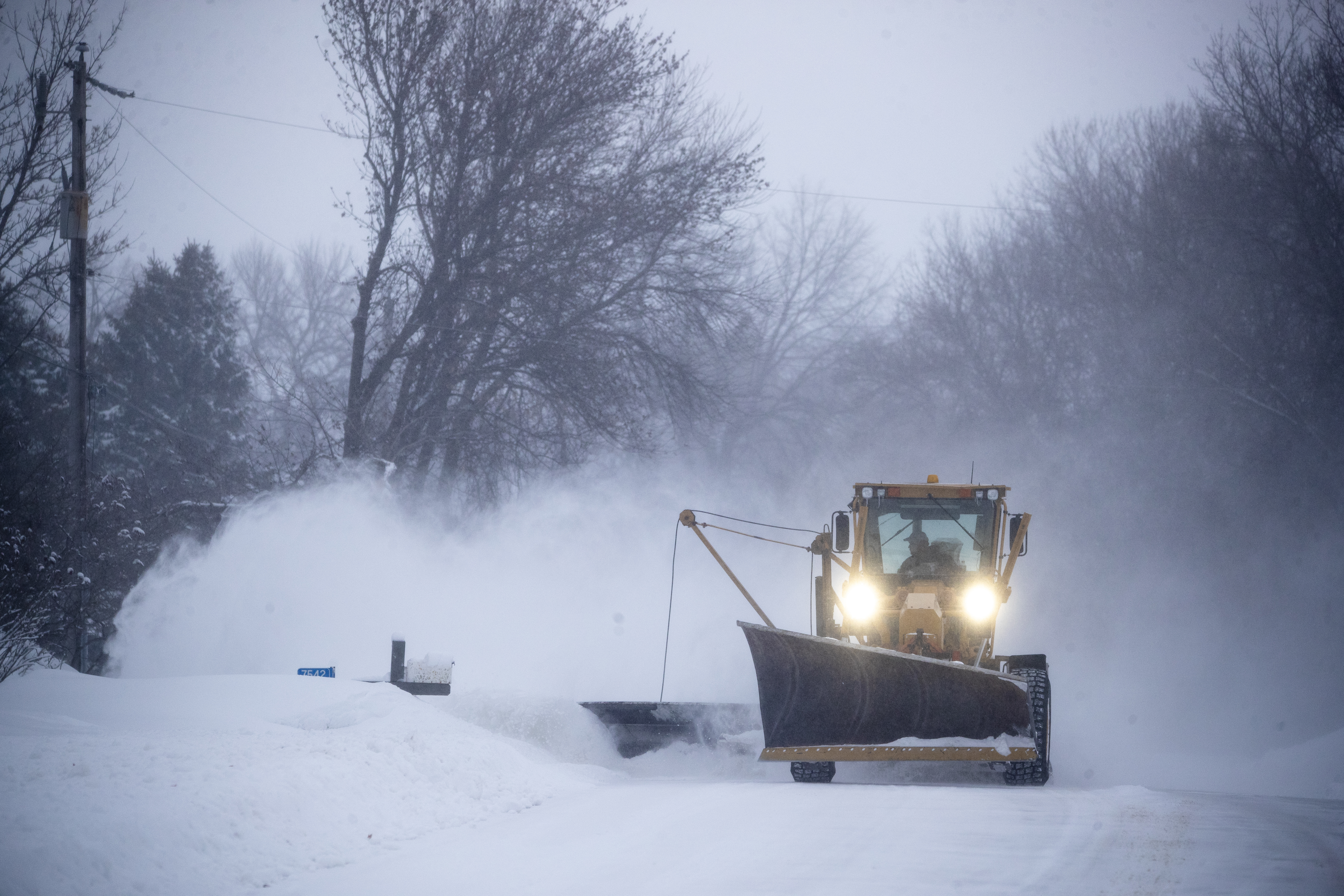 West central Minnesota begins digging out, but travel remains difficult - Vimarsana News
