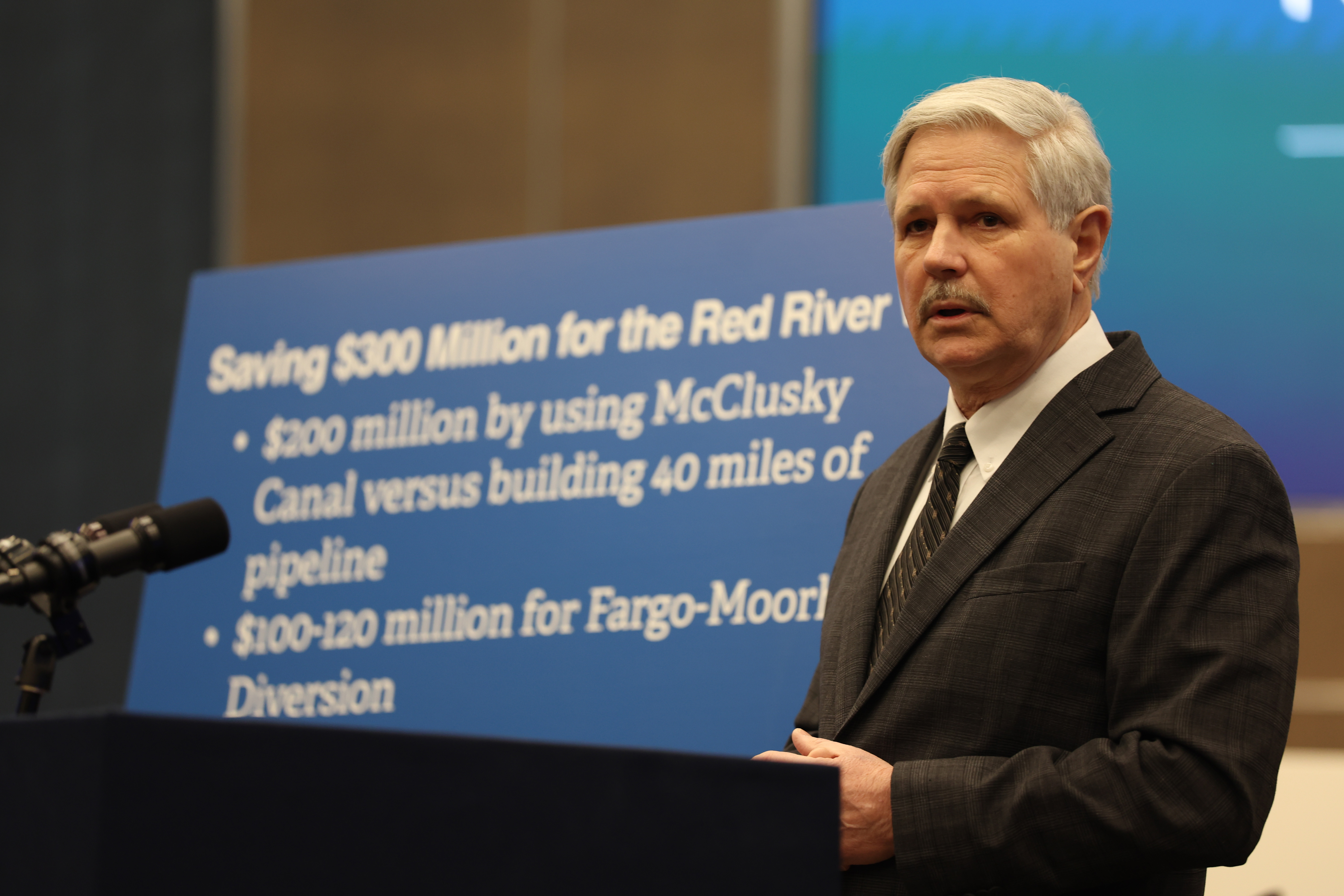 Sen . John Hoeven details $300M cost savings for diversion , water supply projects