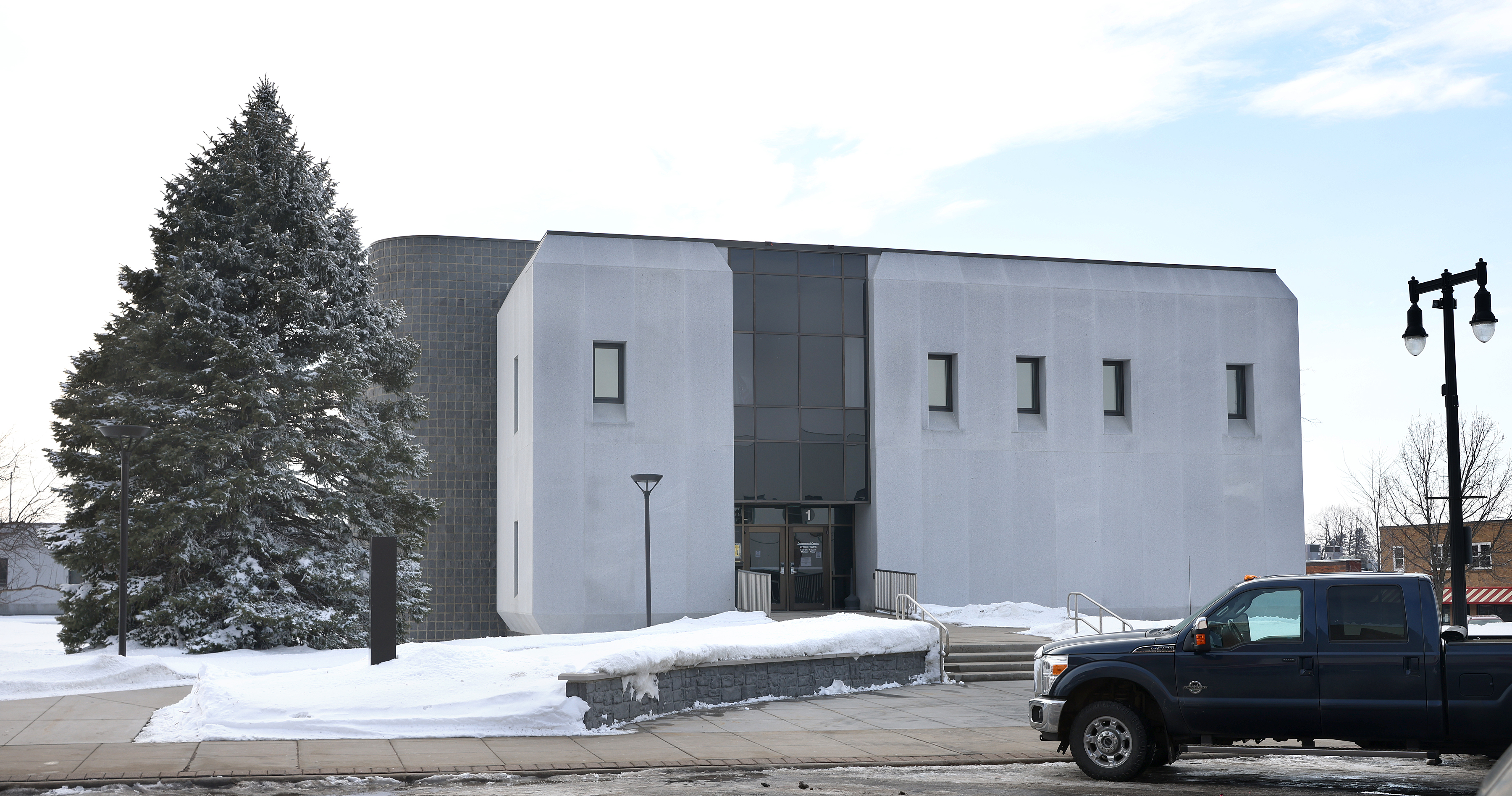 Nobles County allows contractors an extra $3,500 for generator project after a request for $5,800 - Vimarsana News