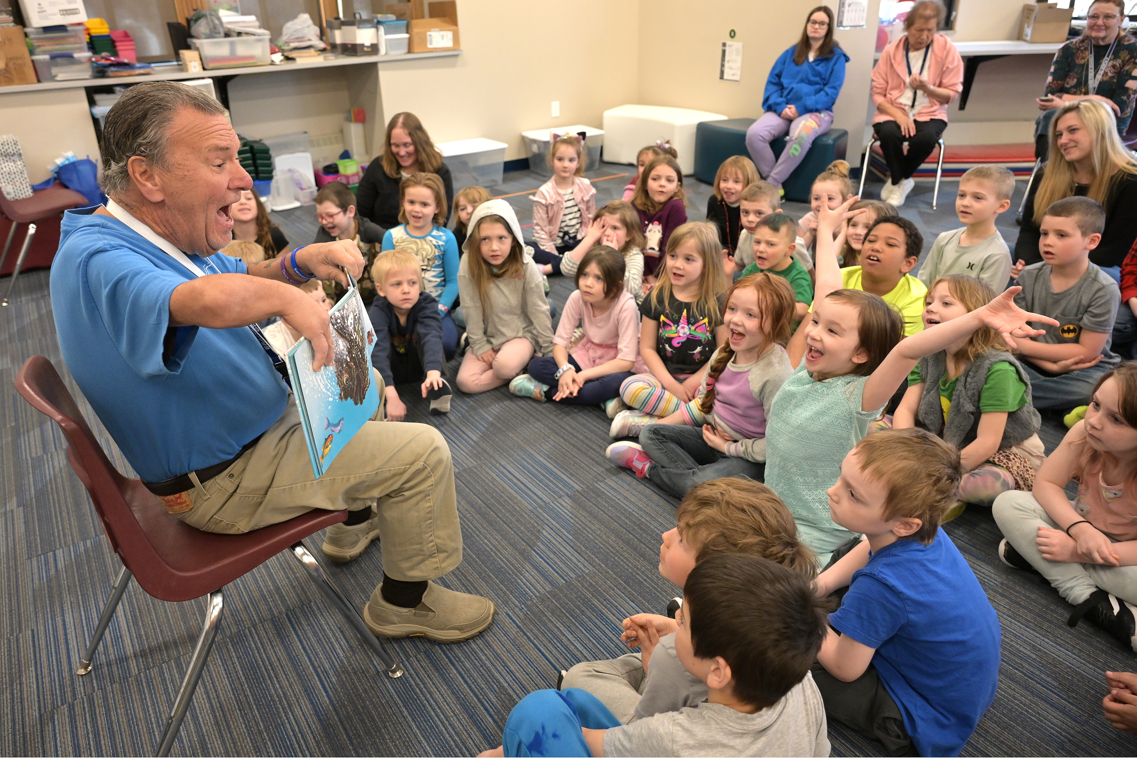 A lesson in kindness: Minnesota school board member teaches kids about acceptance, self-confidence - Vimarsana News