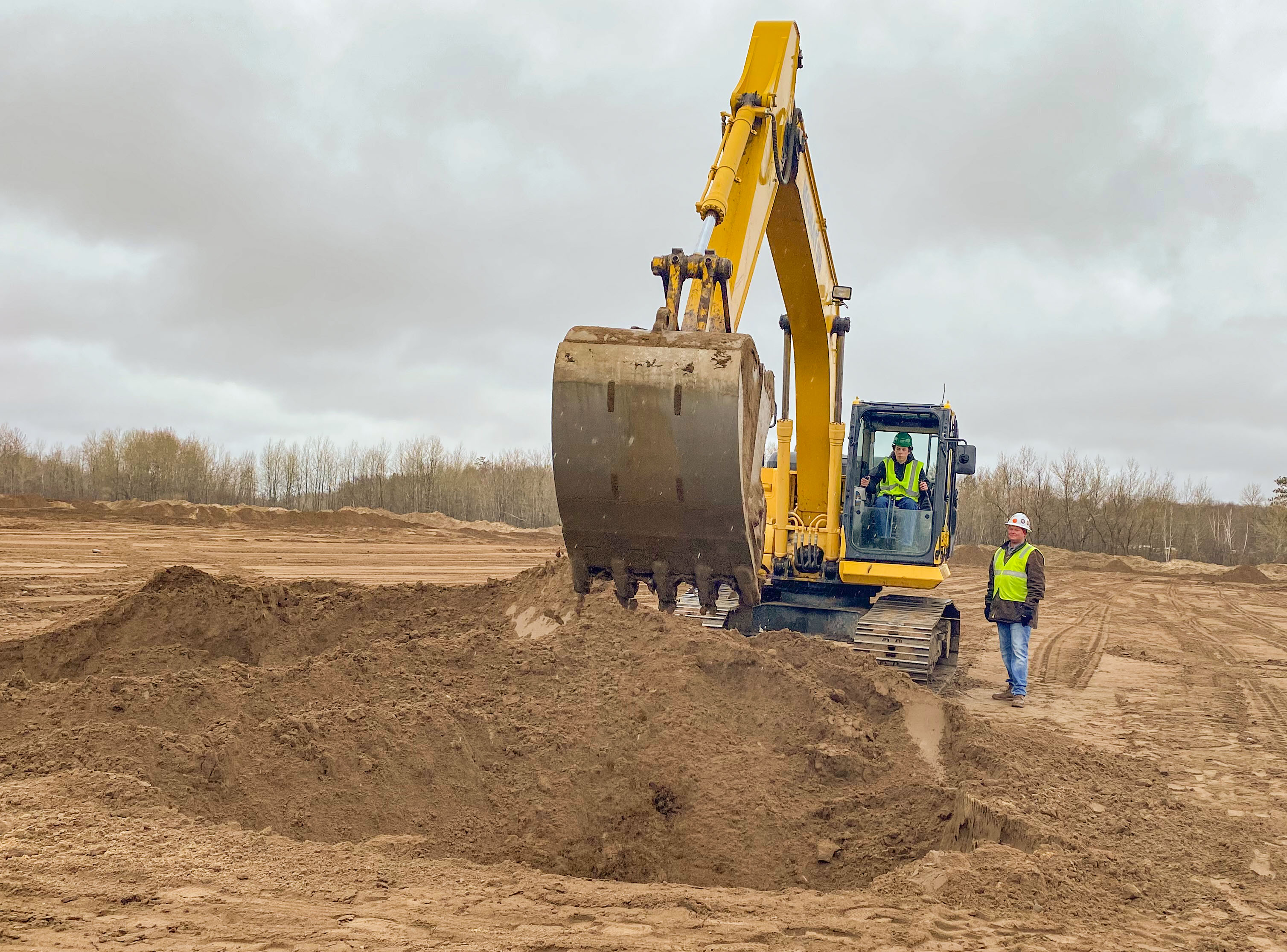 High schoolers explore heavy equipment operation - Vimarsana News
