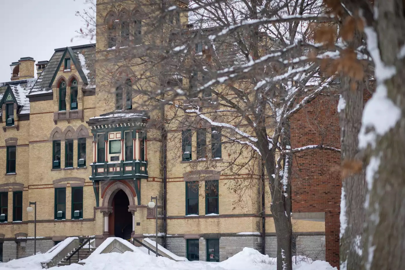 Hamline president caught up in Muslim art controversy to retire - Vimarsana News