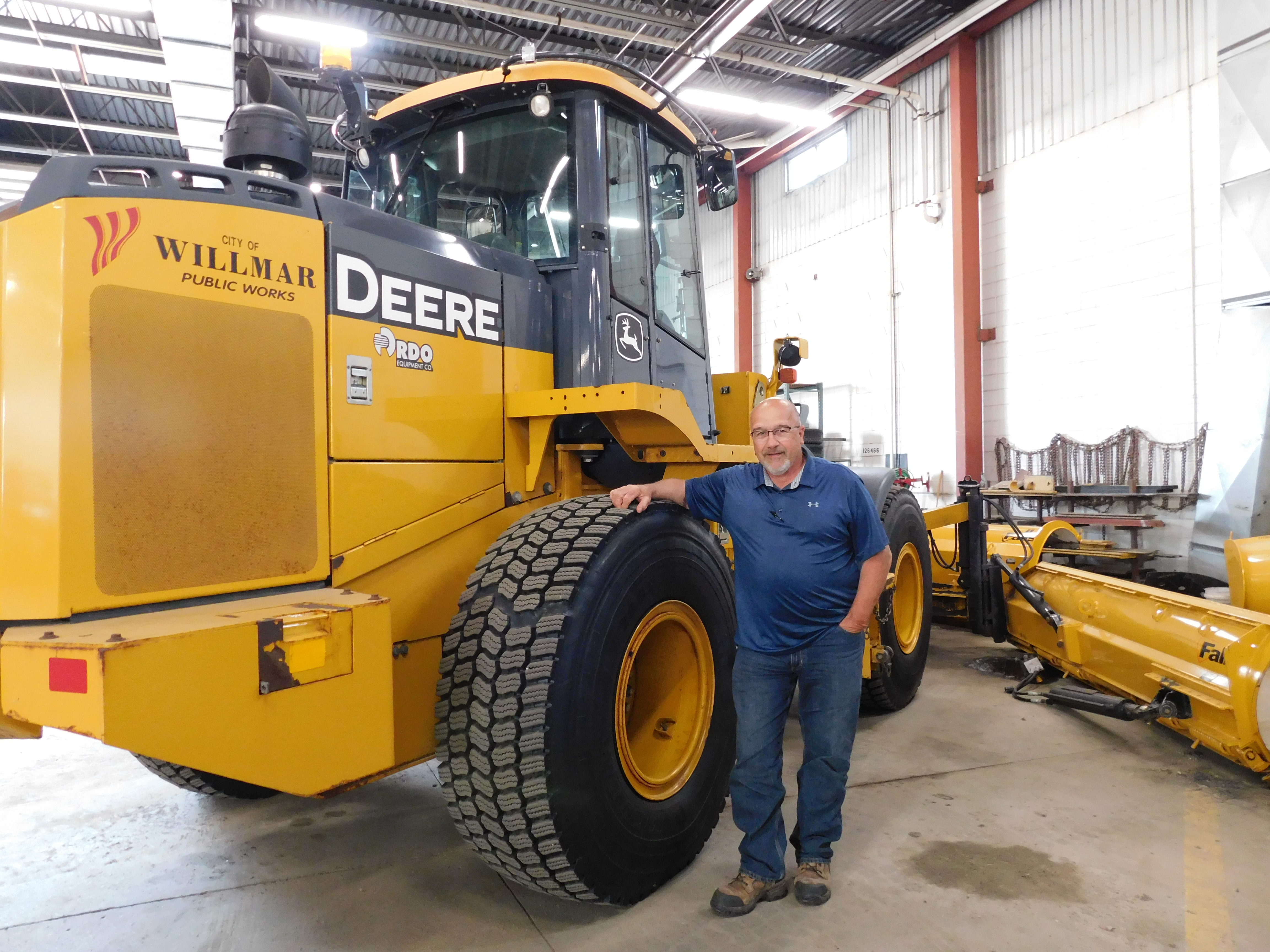 Gary Manzer, retiring Willmar Public Works director, serving as Willmar Fests Grand Marshal - Vimarsana News