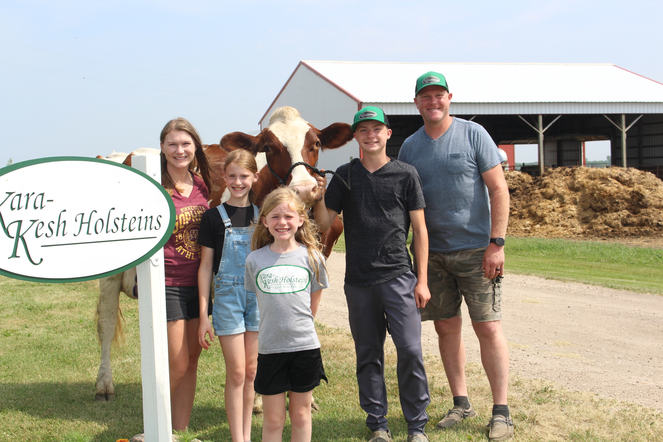 Minnesota's Kara-Kesh Holsteins are happy when they see red - Vimarsana News