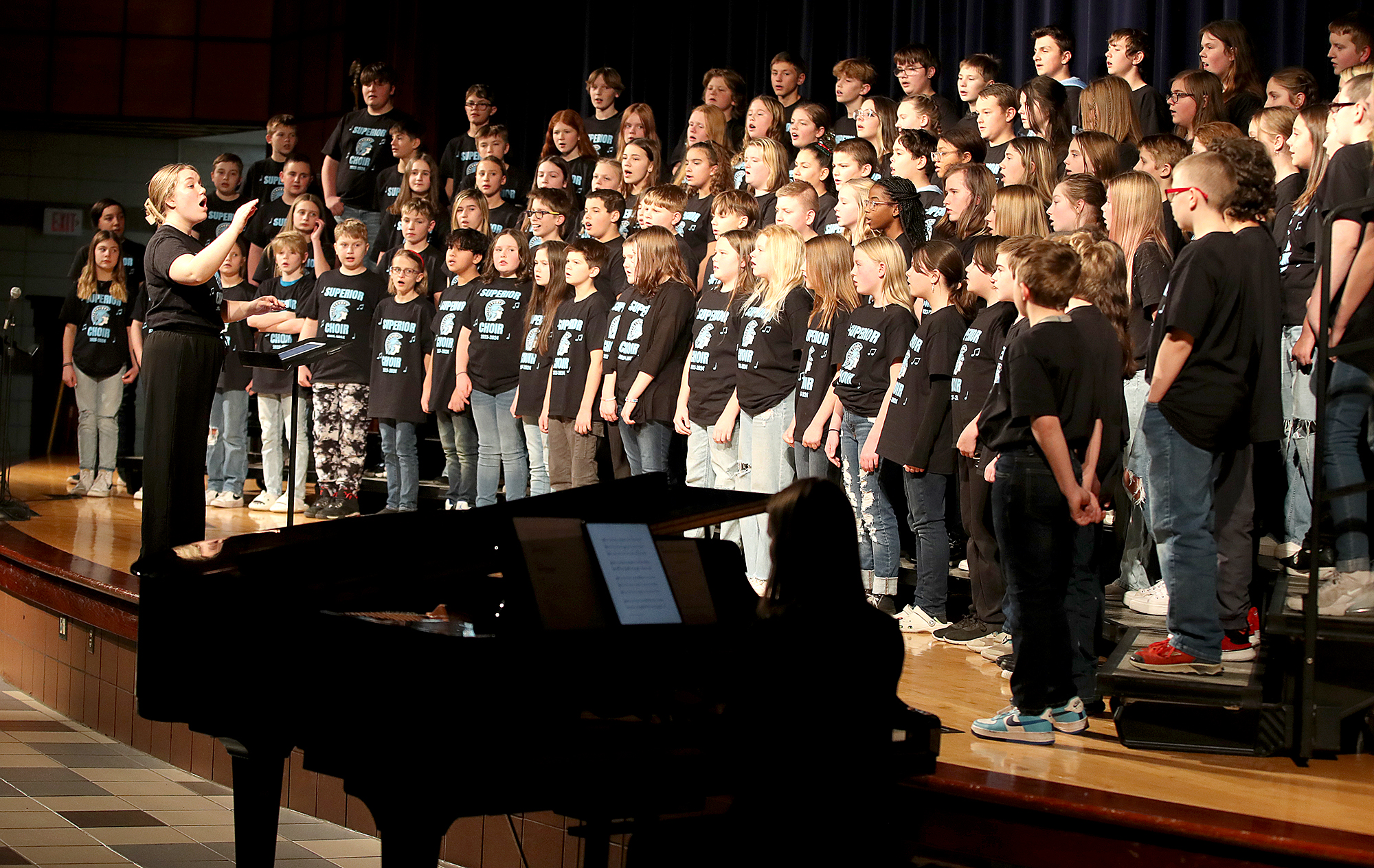 Photos: Superior Middle School holds Winter Choir Concert - Vimarsana News