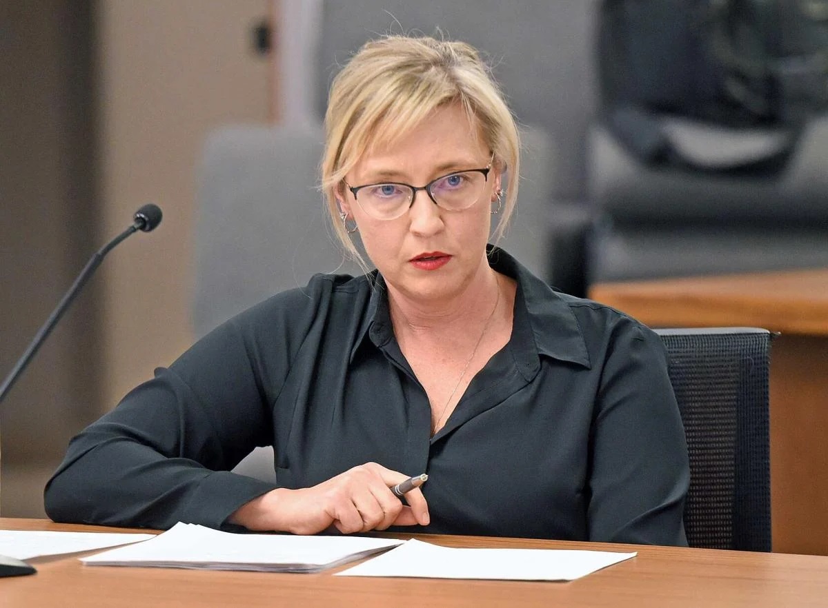 Eckroth resigns from Bismarck School Board in wake of police run-in - Vimarsana News