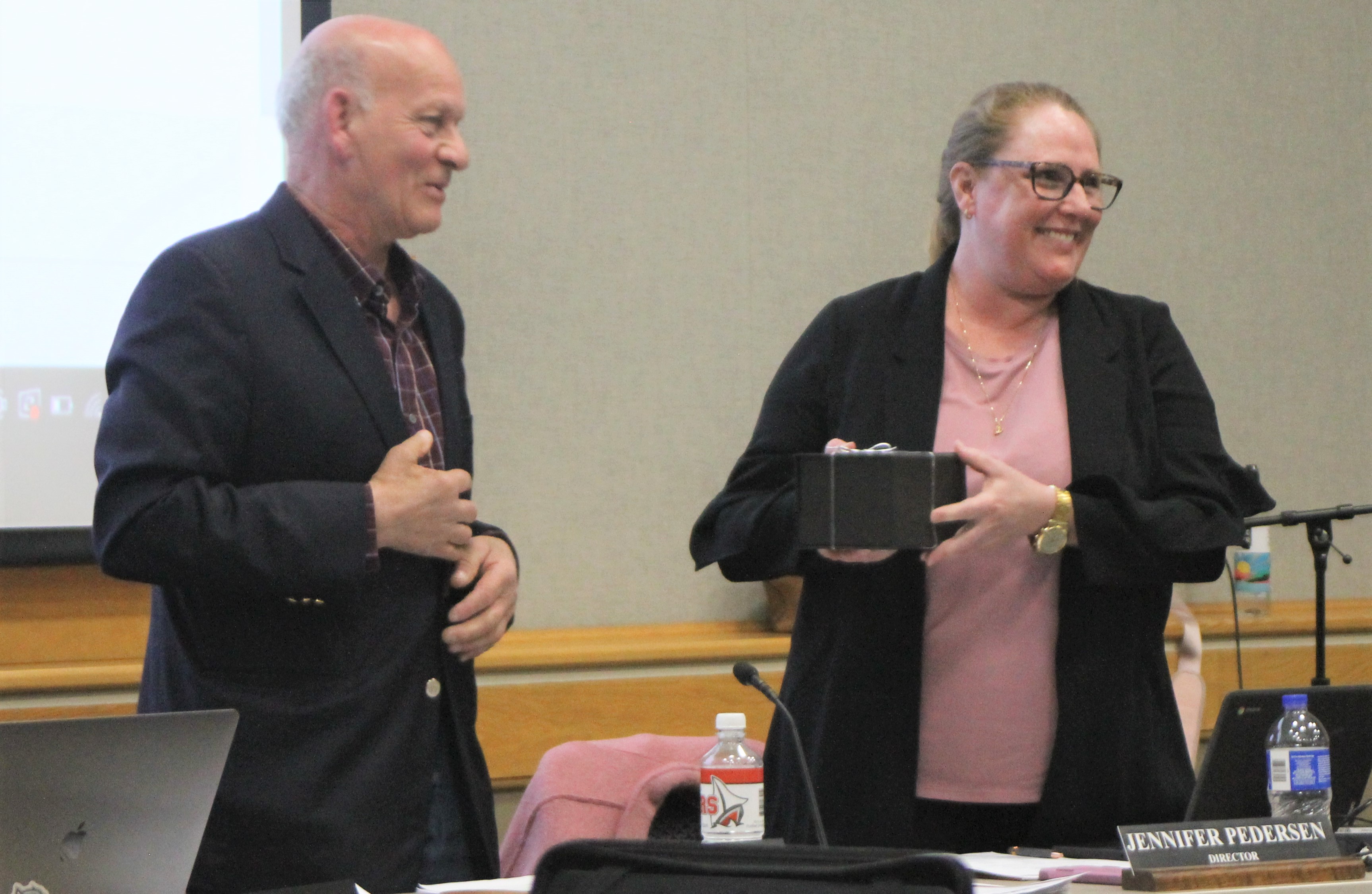 Pedersen recognized for service on the Detroit Lakes School Board - Vimarsana News