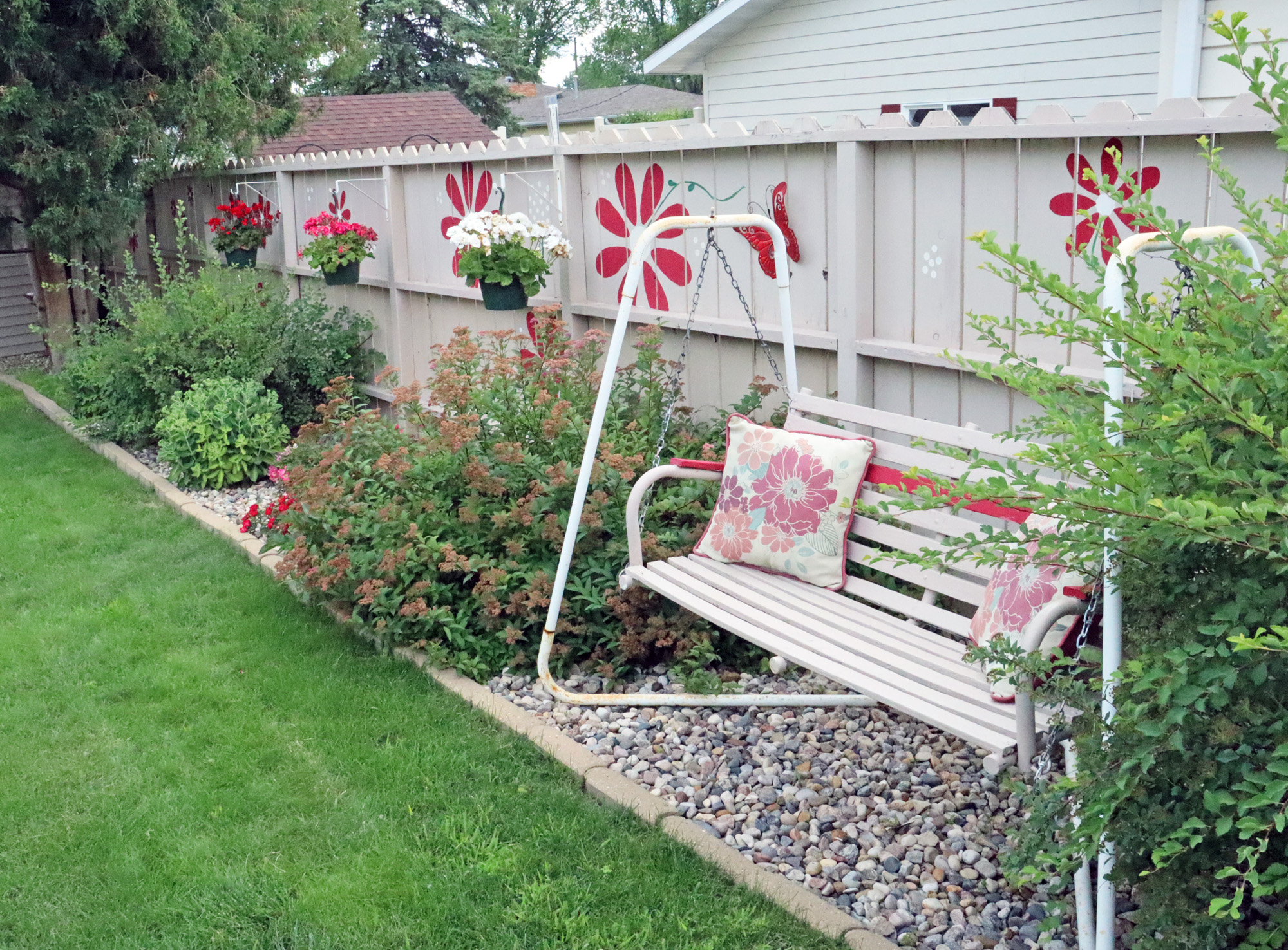 AAUW Garden Tour in Jamestown offers mix of new, established gardens - Vimarsana News