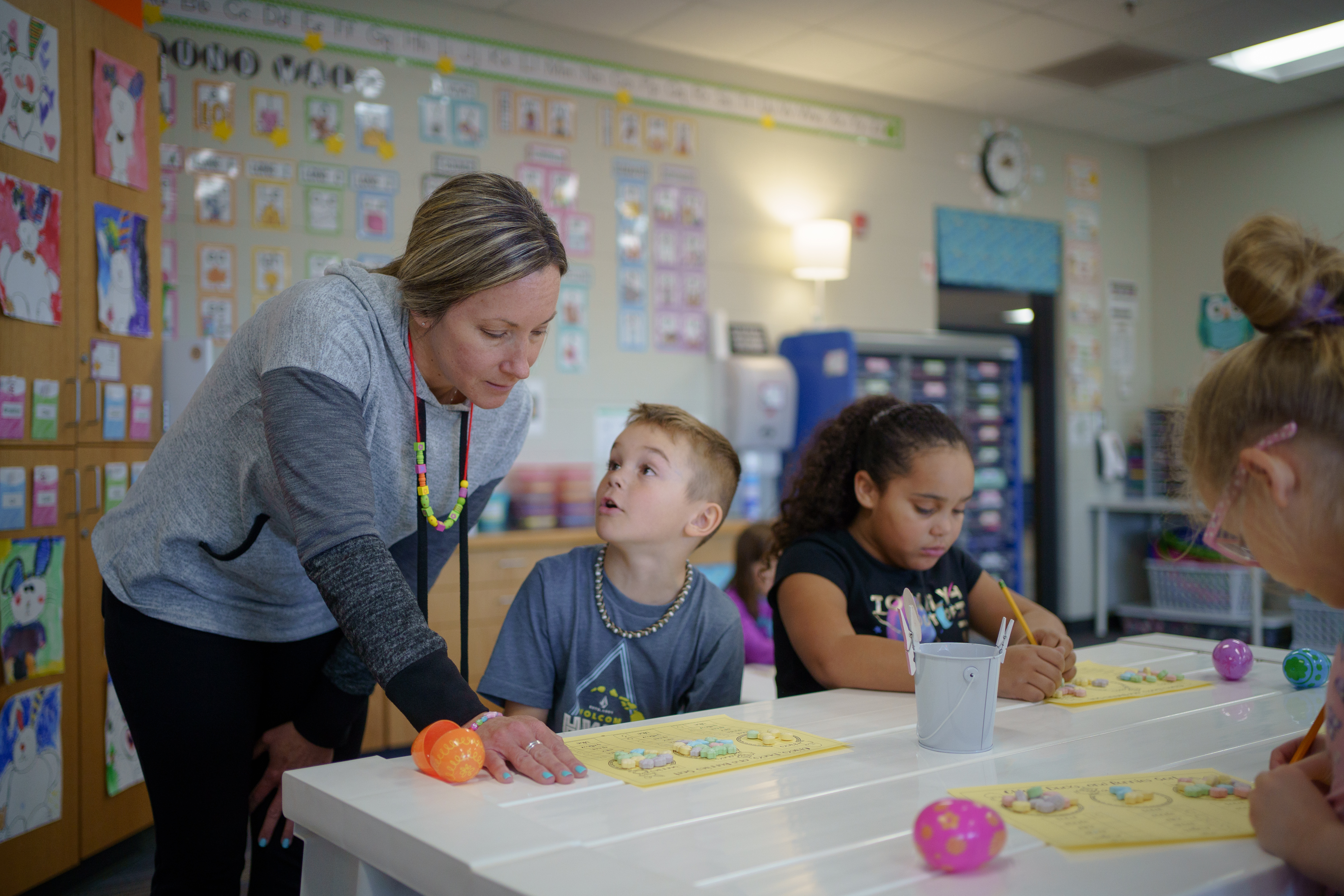 'It's a blessing': Pine Island first-grade teacher goes 'above and beyond' for her class - Vimarsana News