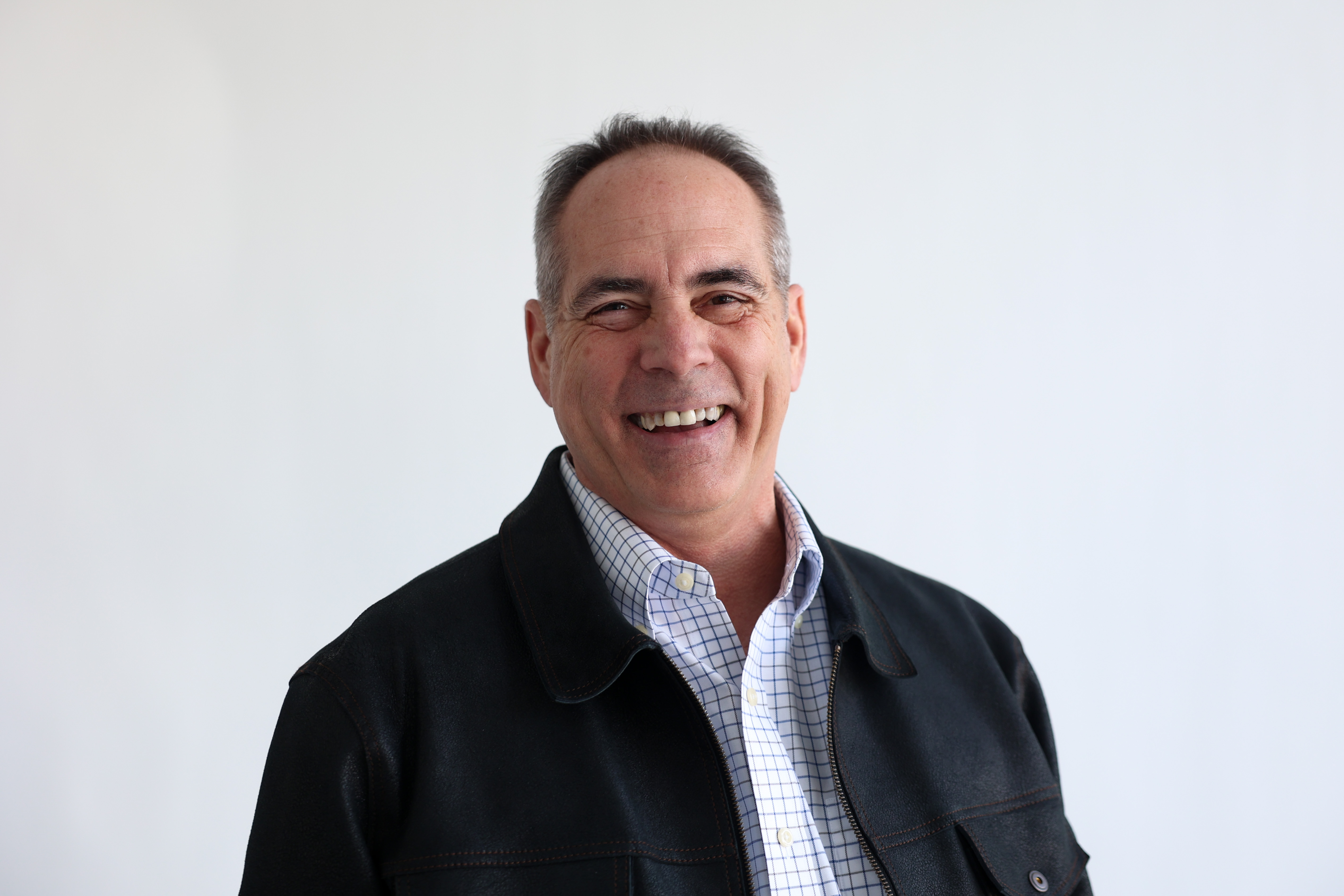 Mark St.Peter ties casual to business - Vimarsana News