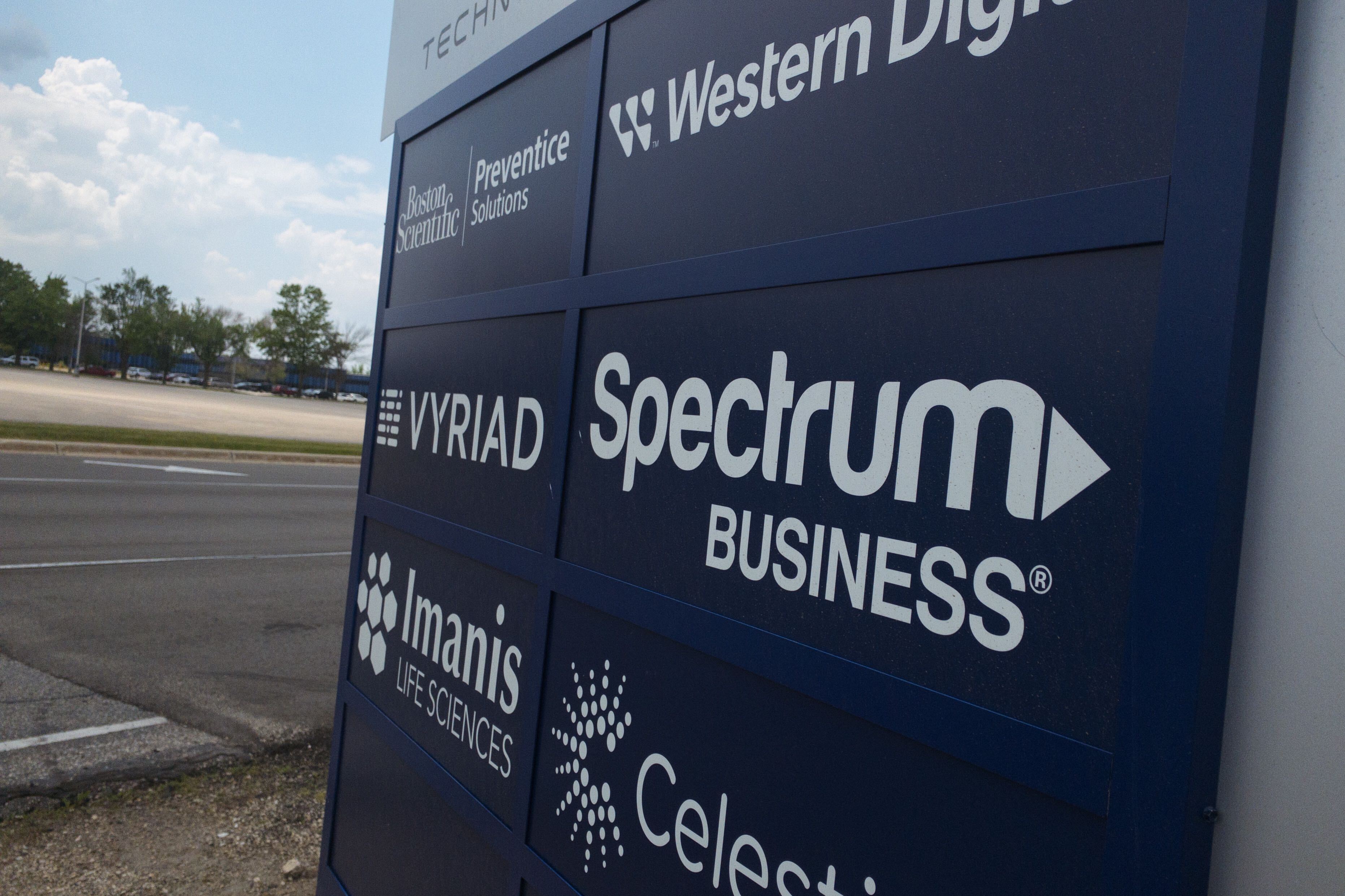 Spectrum/Charter to pull plug on business telemarketing center - Vimarsana News