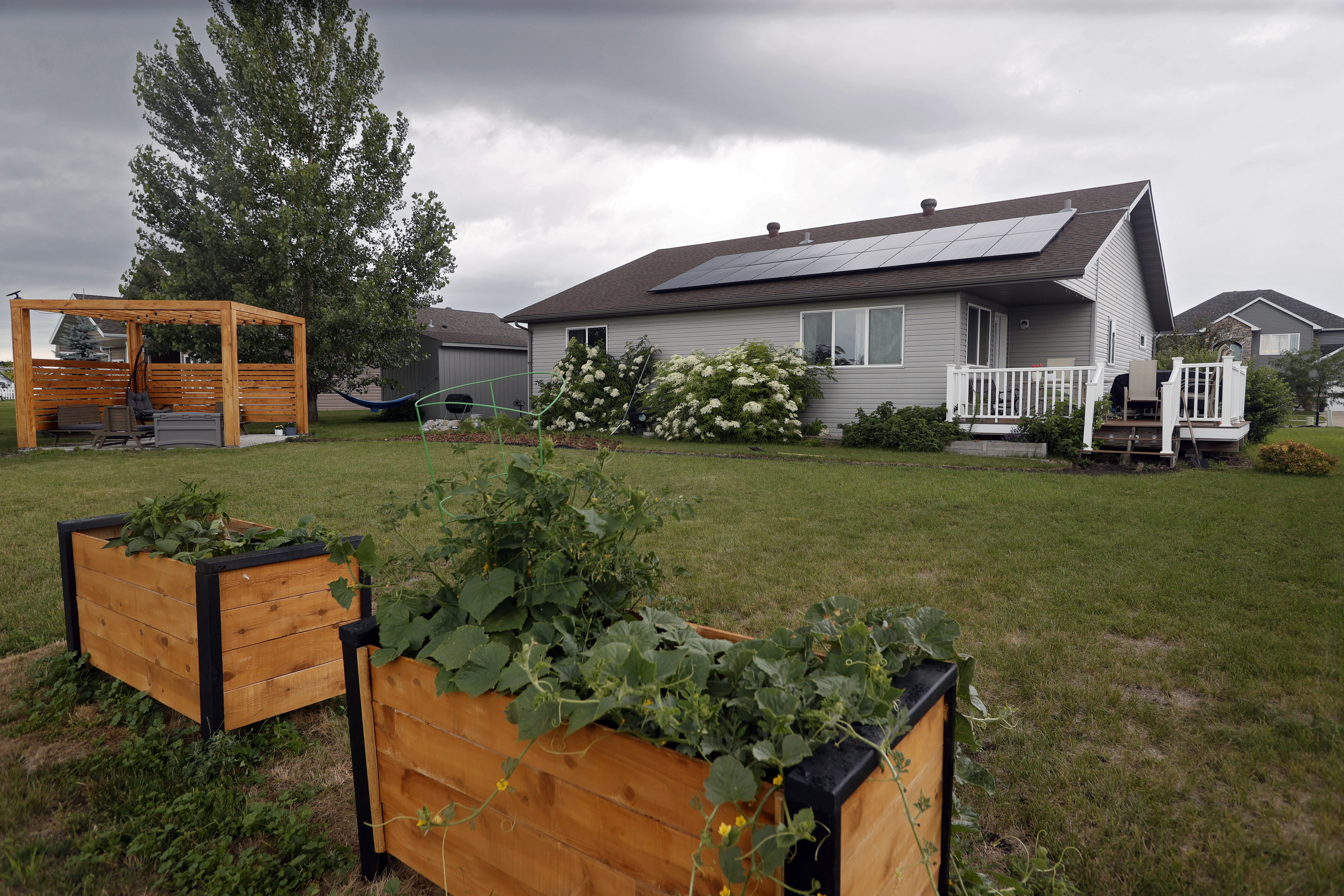 Solar power incentives energize climate-conscious residents in Fargo, Moorhead - Vimarsana News