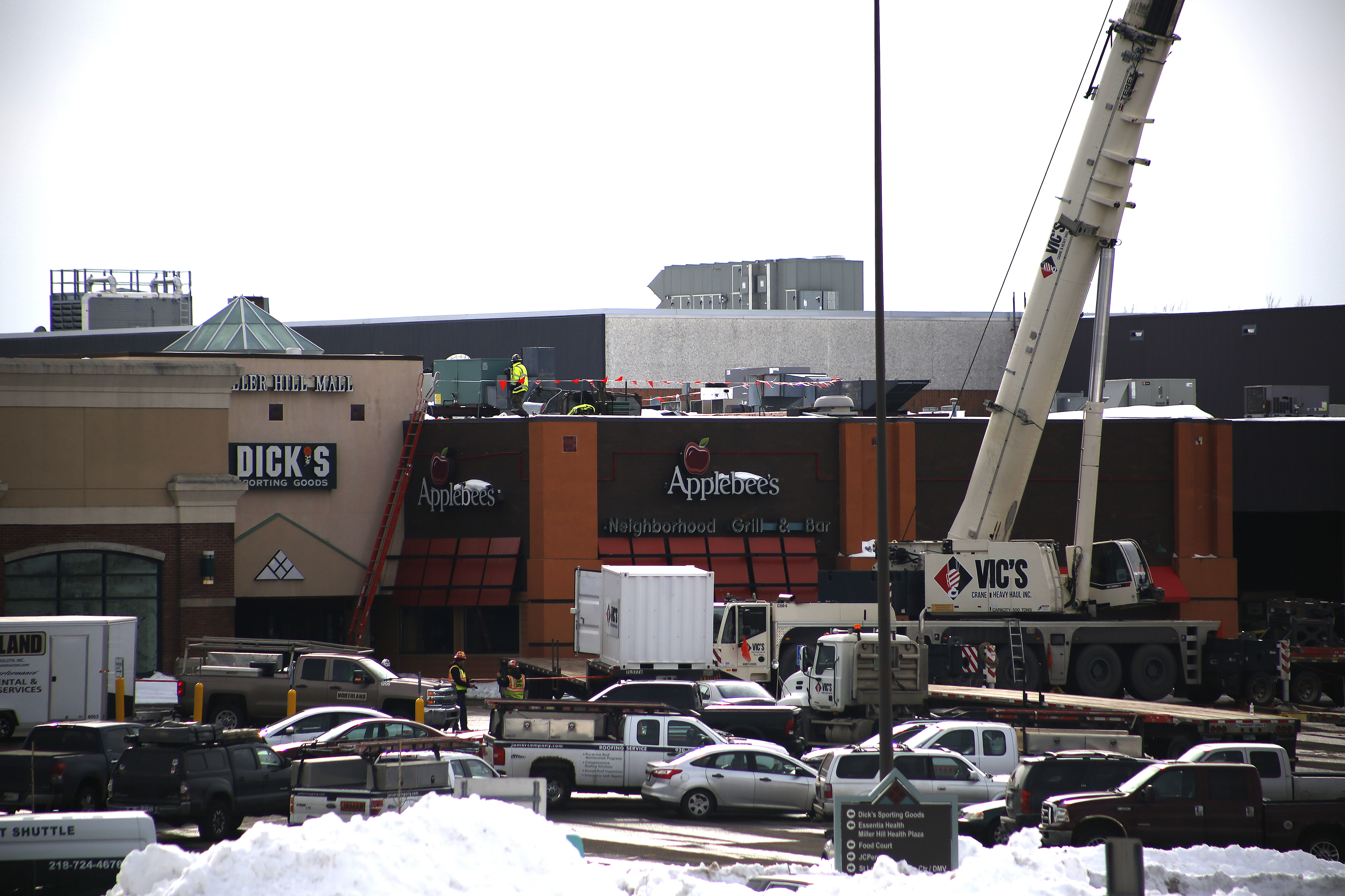 Duluth mall remains closed after roof cave-in - Vimarsana News