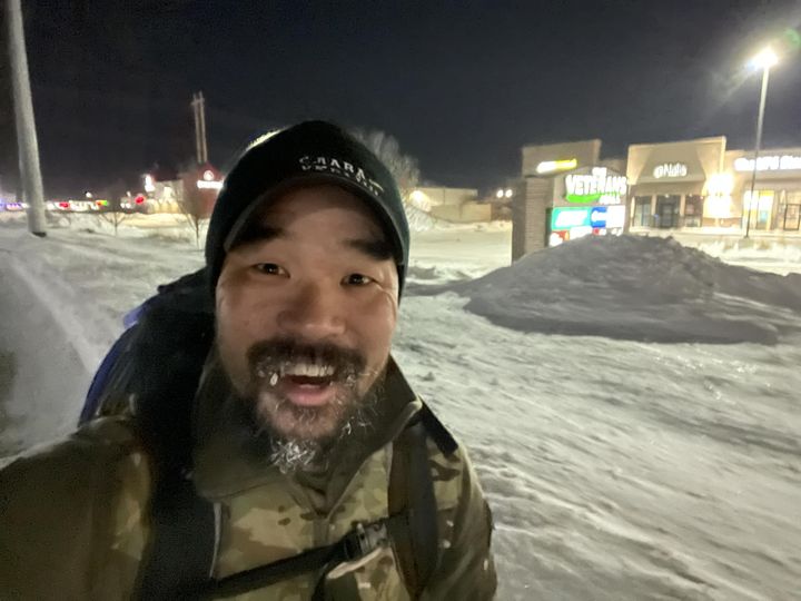 No food? No wallet? Thin gloves? No problem. Why this man is going for a 40-hour outdoor walk anyway - Vimarsana News