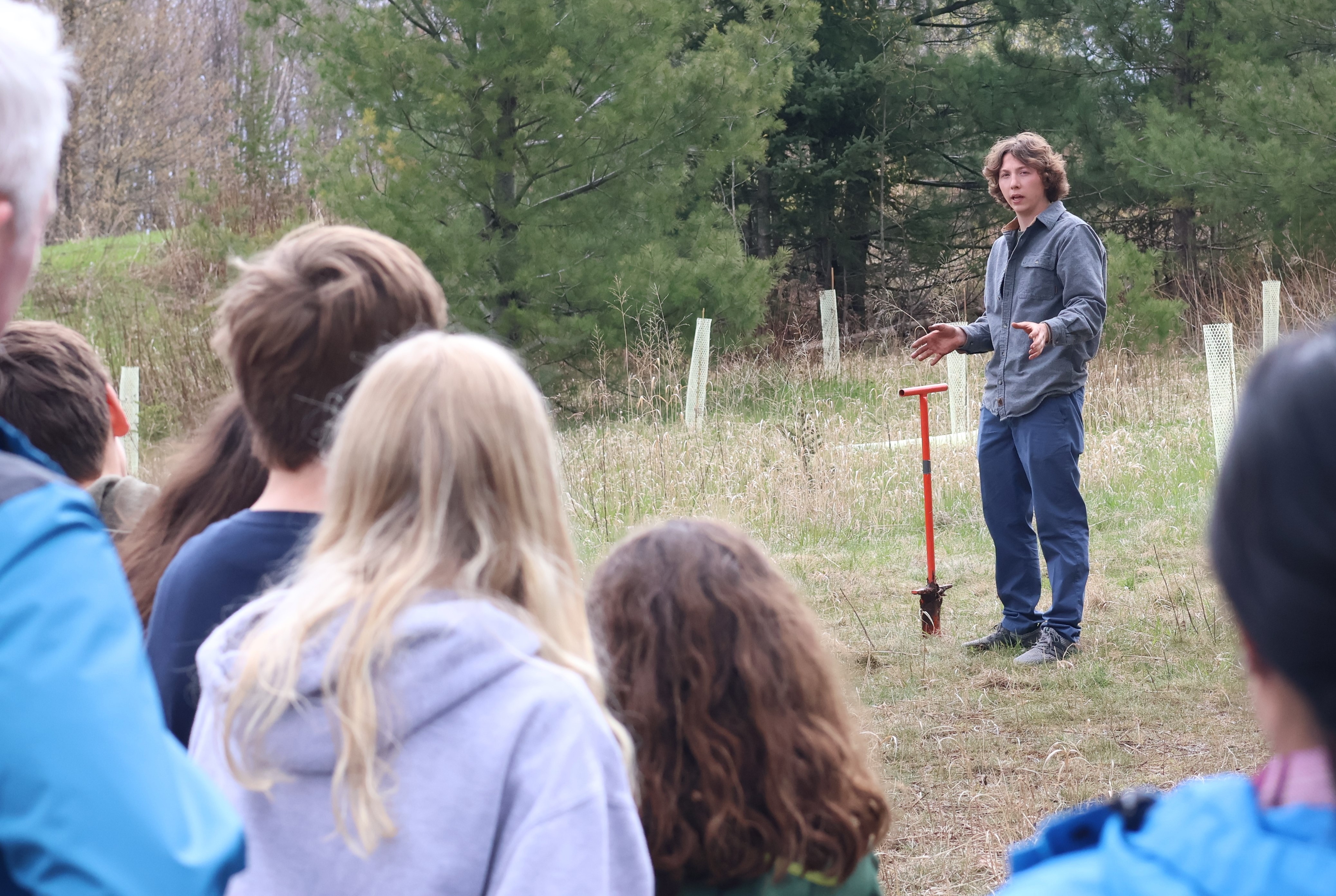 UMD grad leads tree-planting project with Duluth students - Vimarsana News