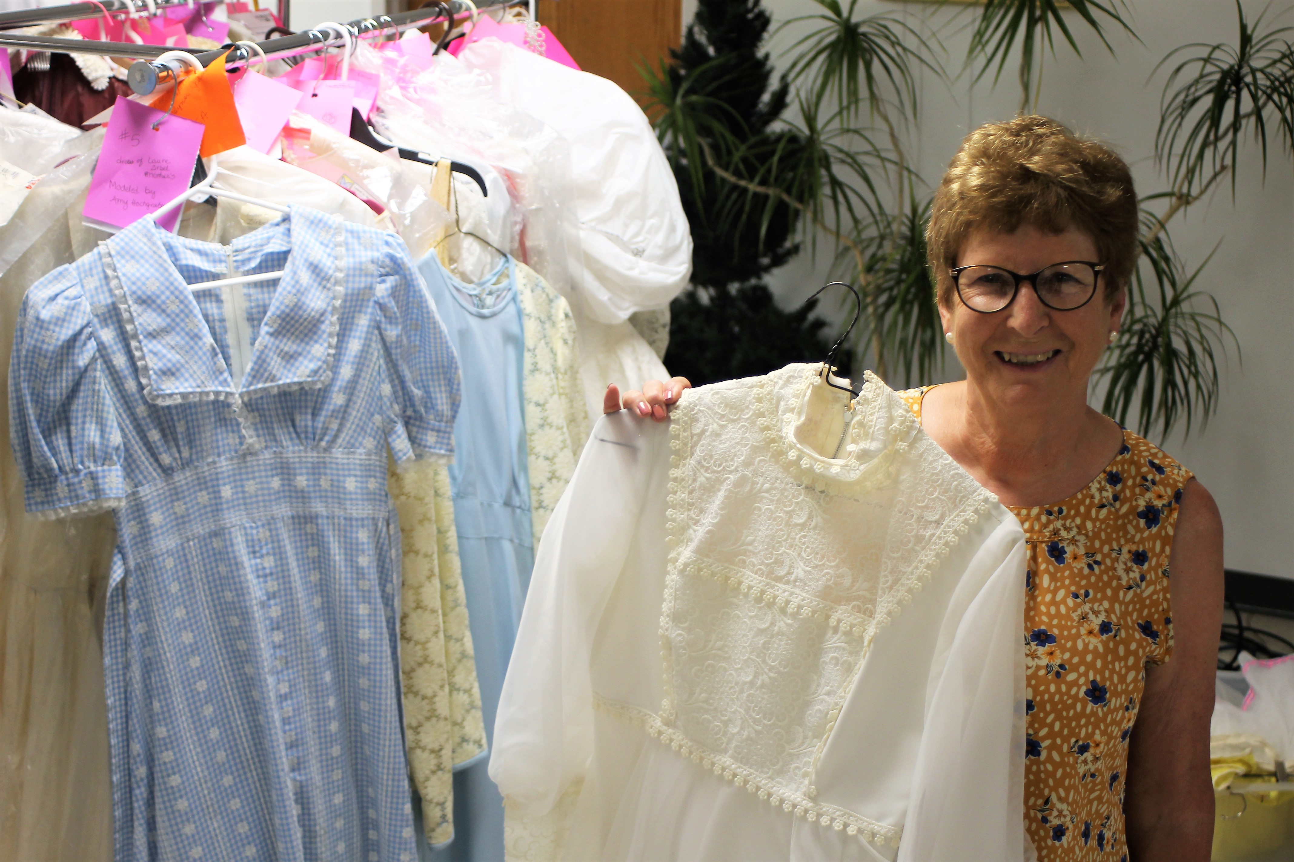 Vintage wedding show brings a crowd to Detroit Lakes - Vimarsana News