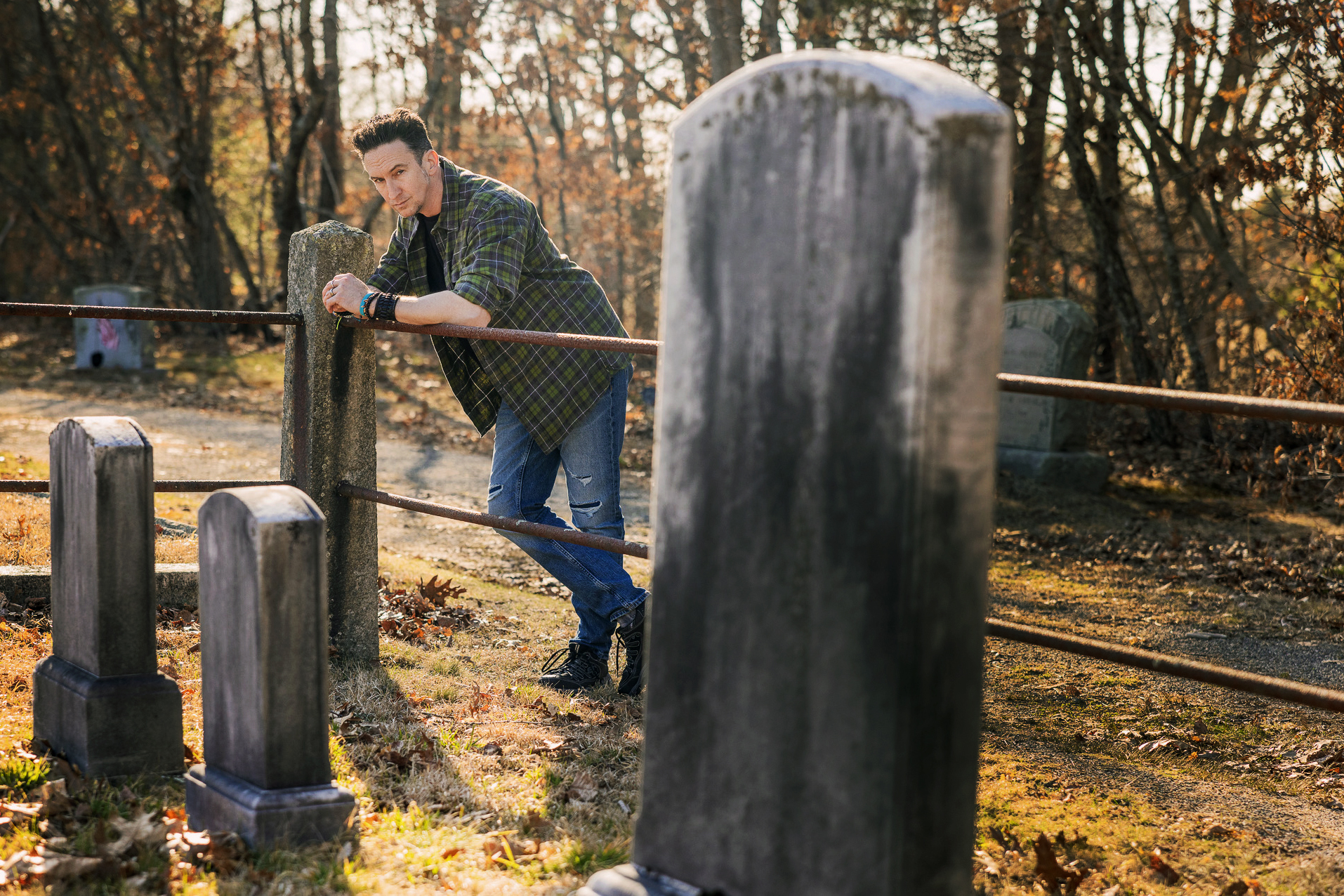'Ghost Hunter' Dustin Pari to bring paranormal show to the Fargo Theatre - Vimarsana News