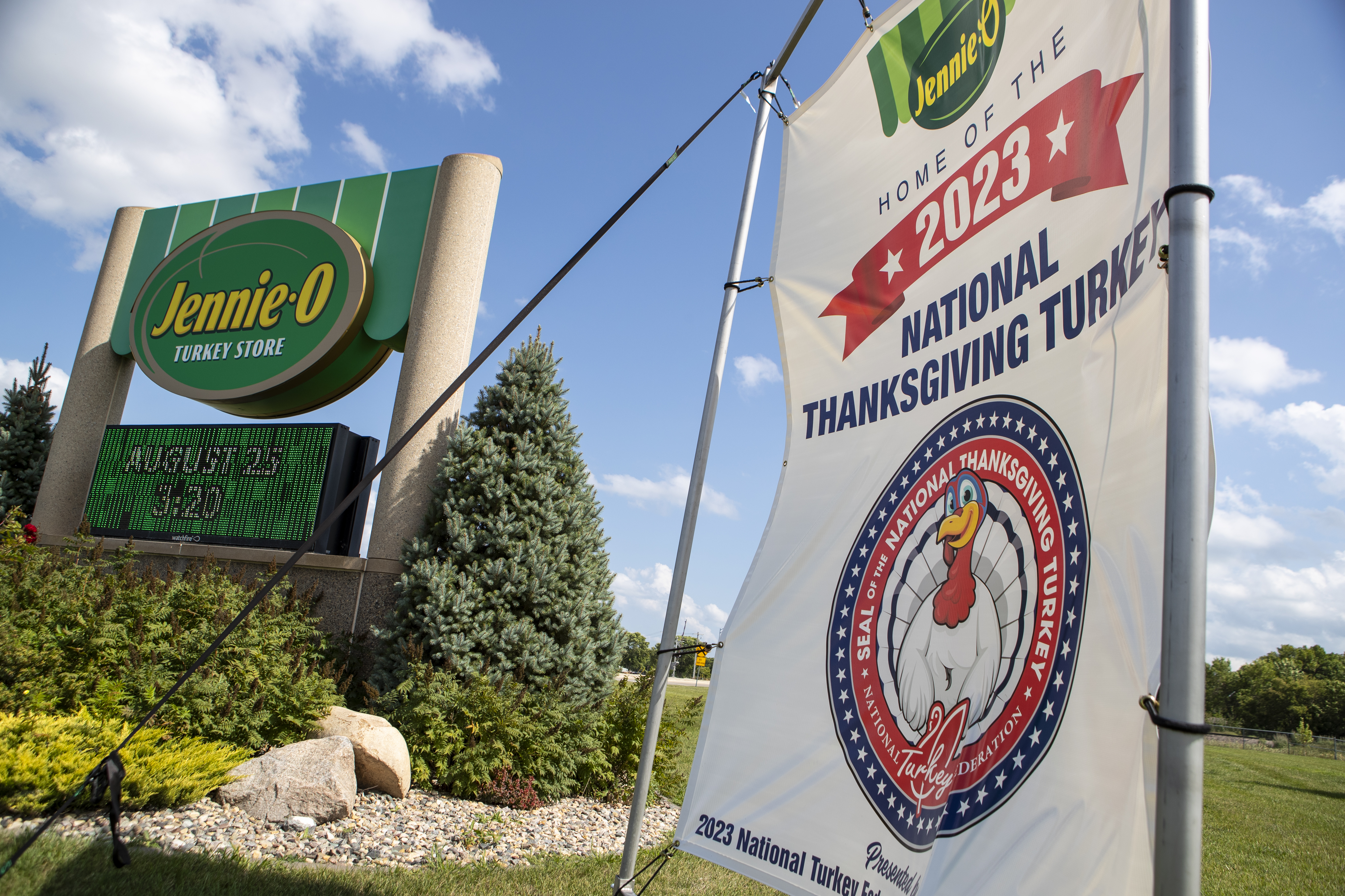 Jennie-O Turkey Store is raising the National Thanksgiving Turkey - Vimarsana News