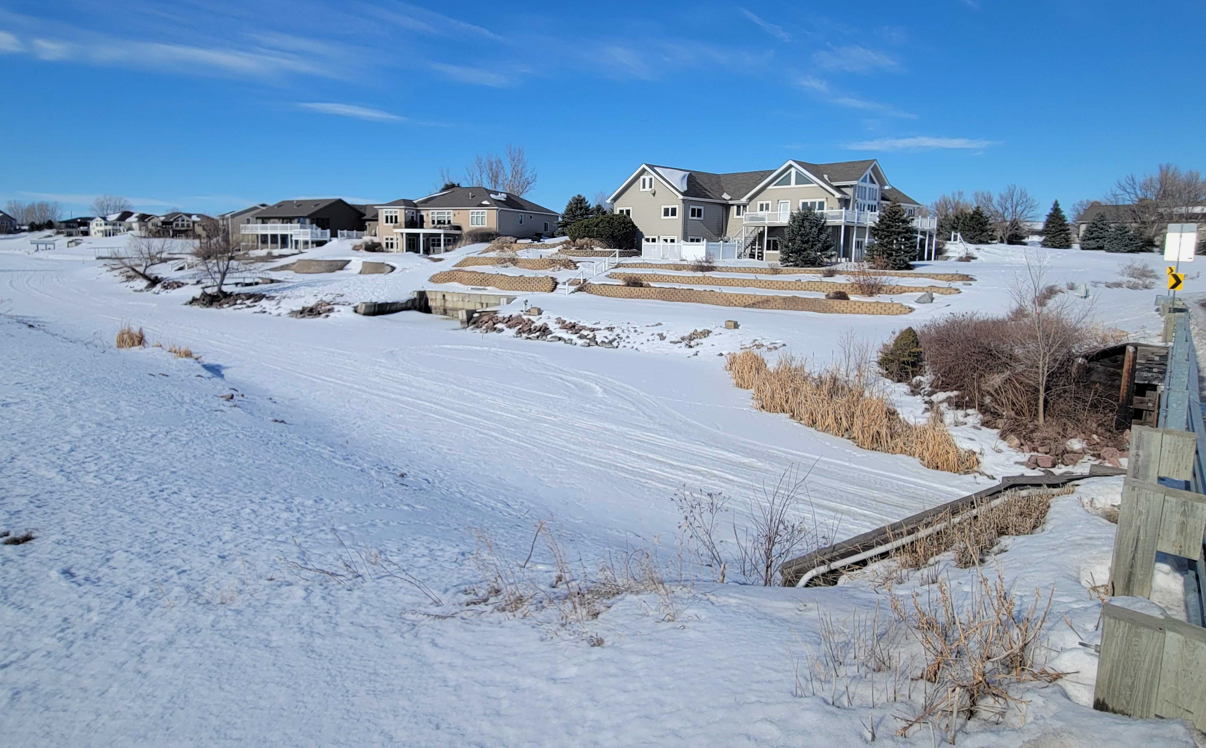 Planning Commission recommends Lake Mitchell canal land plat, while council member opposes - Vimarsana News
