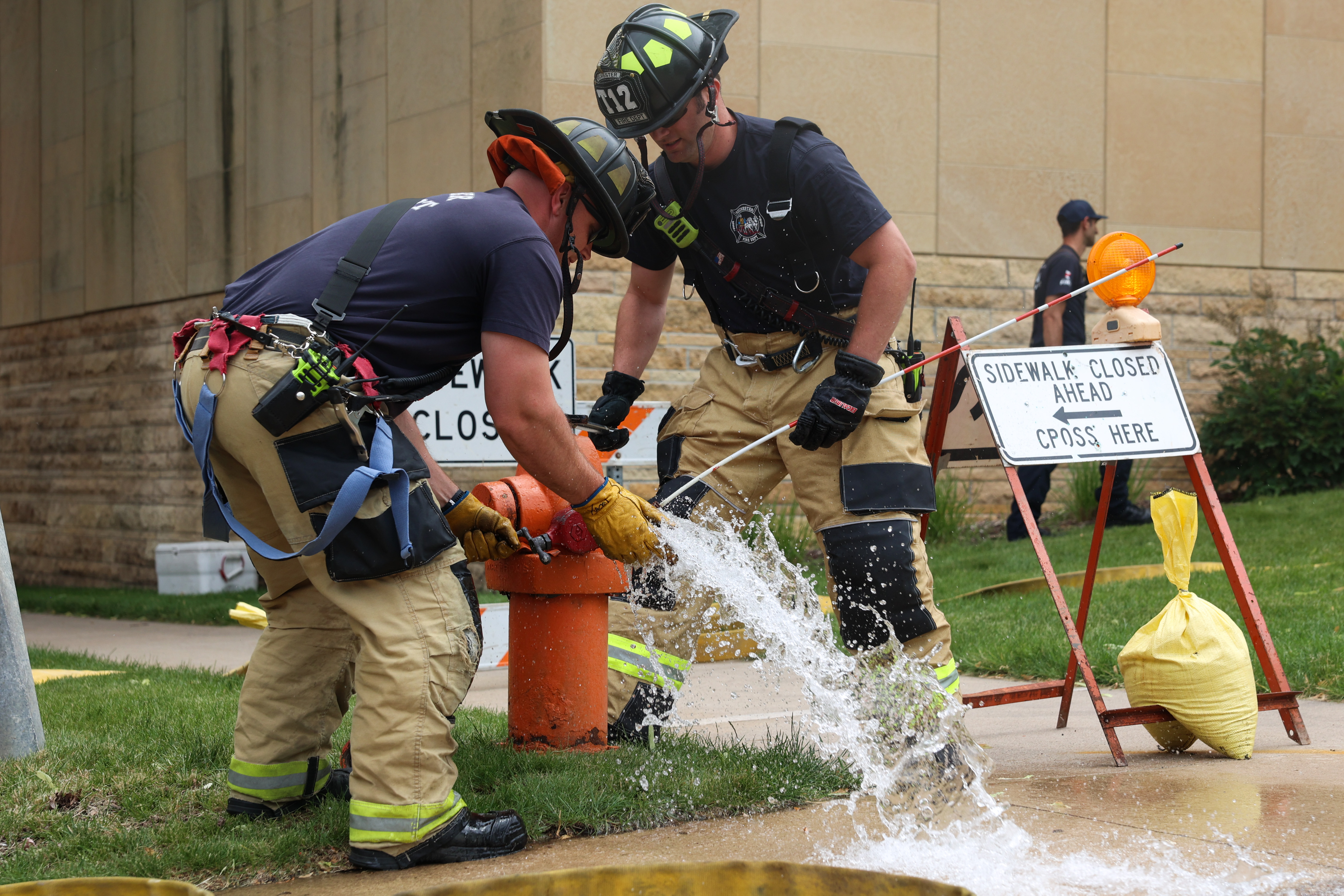 Photos: Rochester Fire Department holds training session in Mayo Clinic's Ozmun Building - Vimarsana News