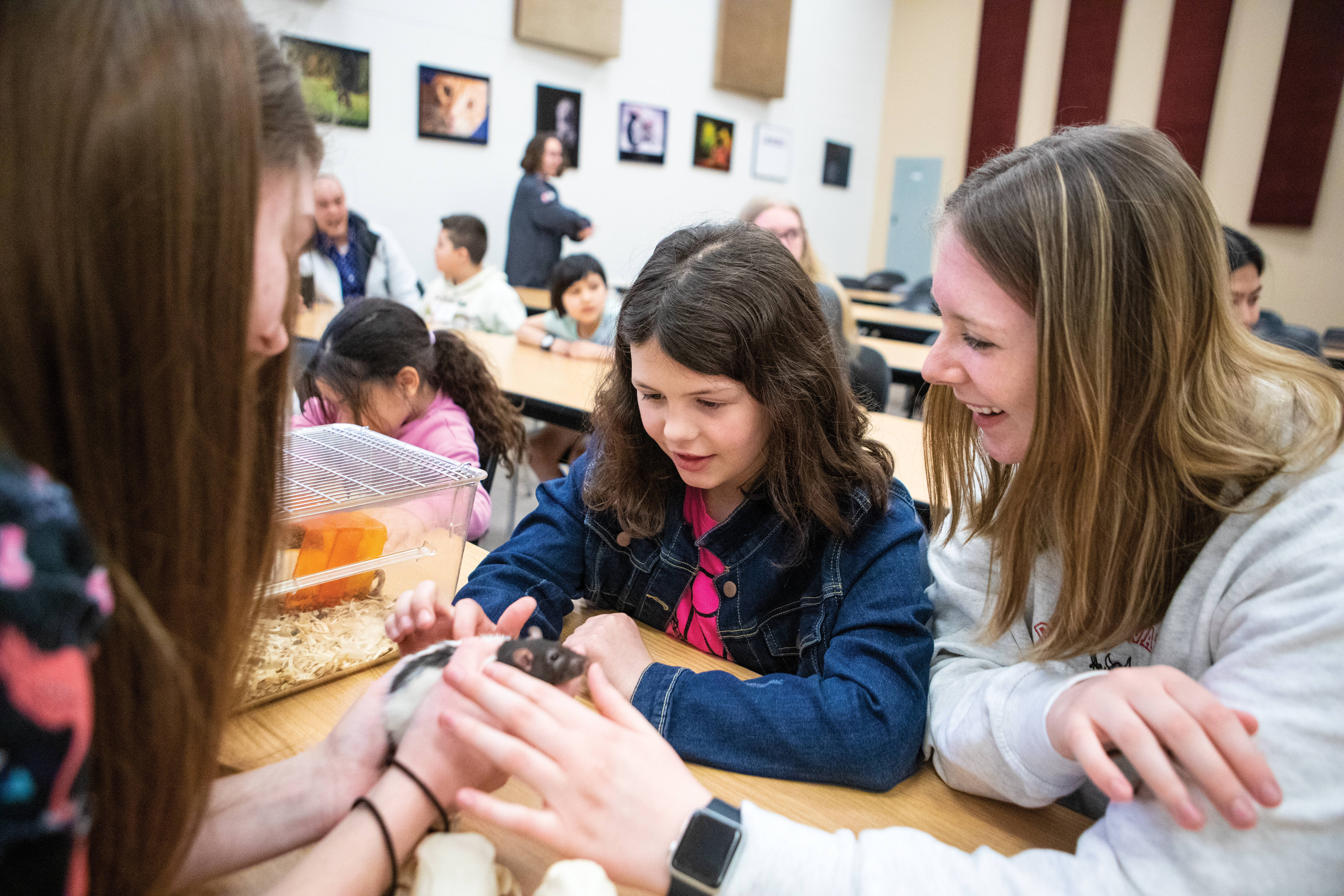 Willmar Lunch Buddy Program that pairs Ridgewater and elementary students celebrates 25th anniversary - Vimarsana News
