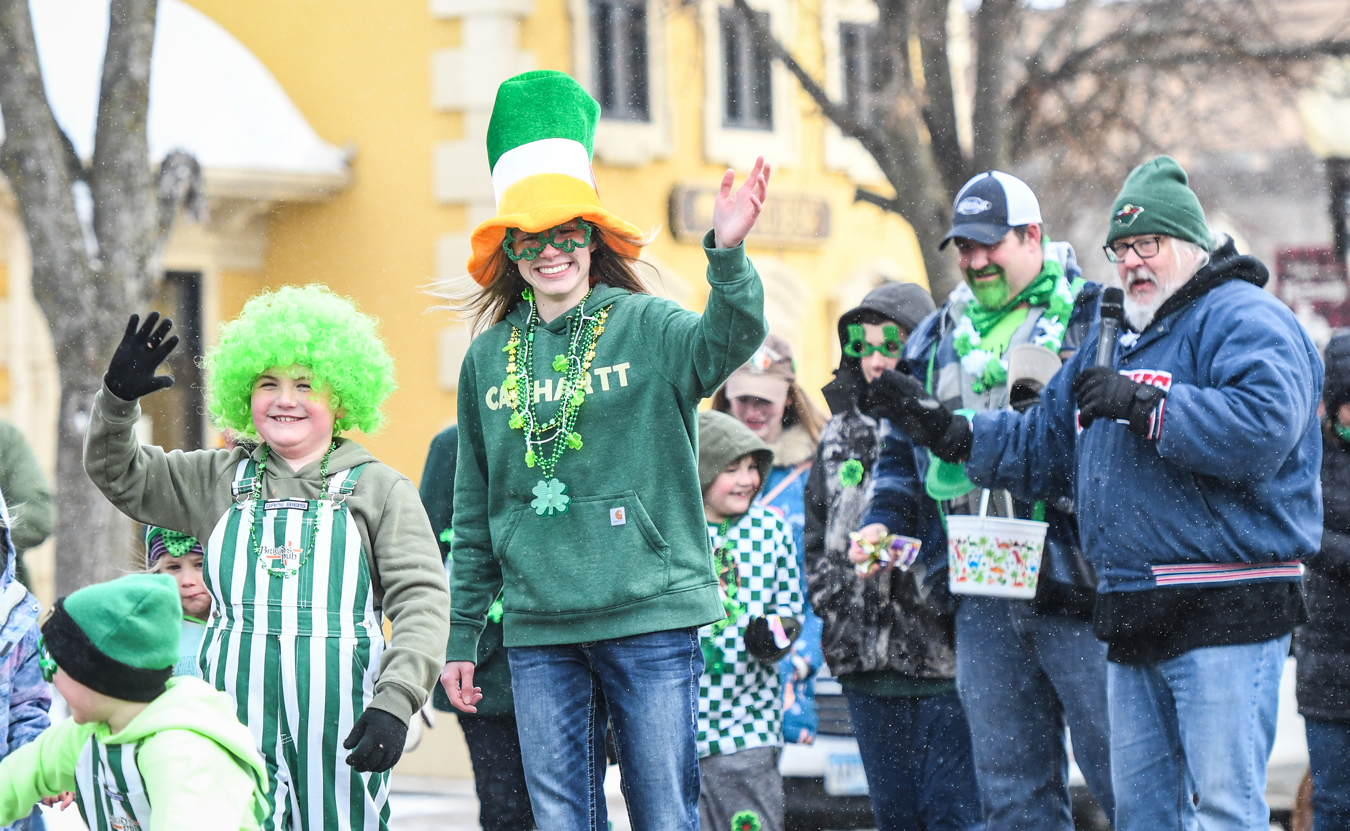 World's Shortest St. Patrick's Day Parade draws dozens in downtown Bemidji - Vimarsana News