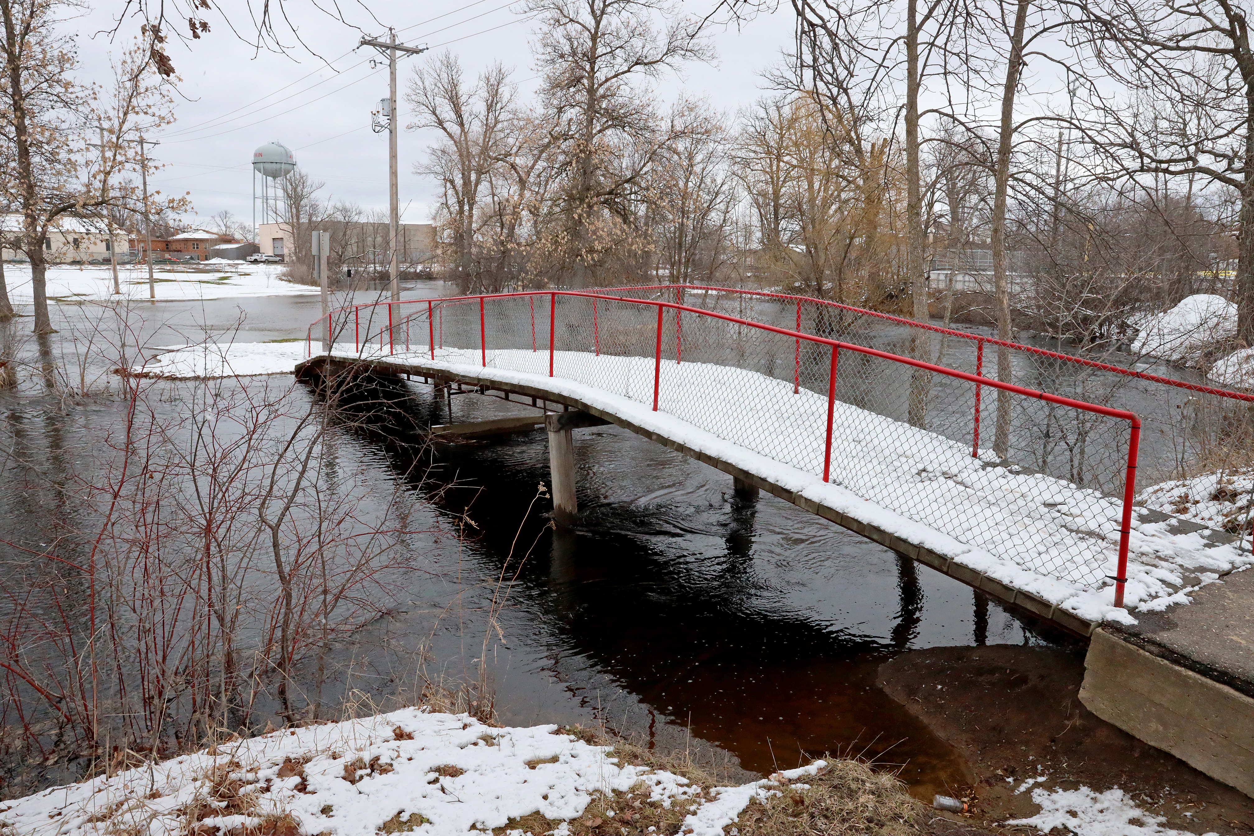 Flood waters set to recede on Mississippi River — for now - Vimarsana News