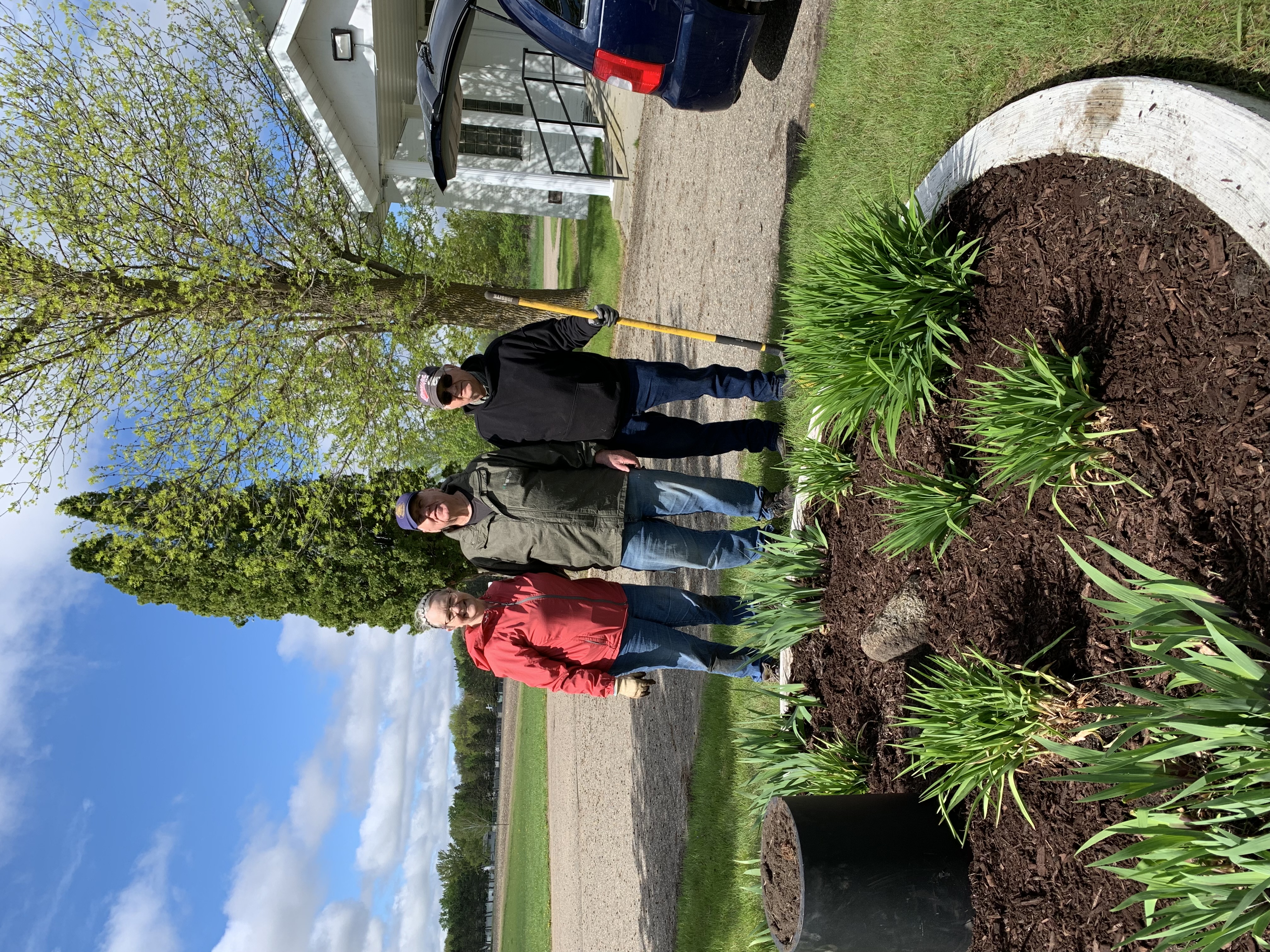 Wadena Garden Club members prep, clean out flower beds at Wadena Public Cemetery - Vimarsana News