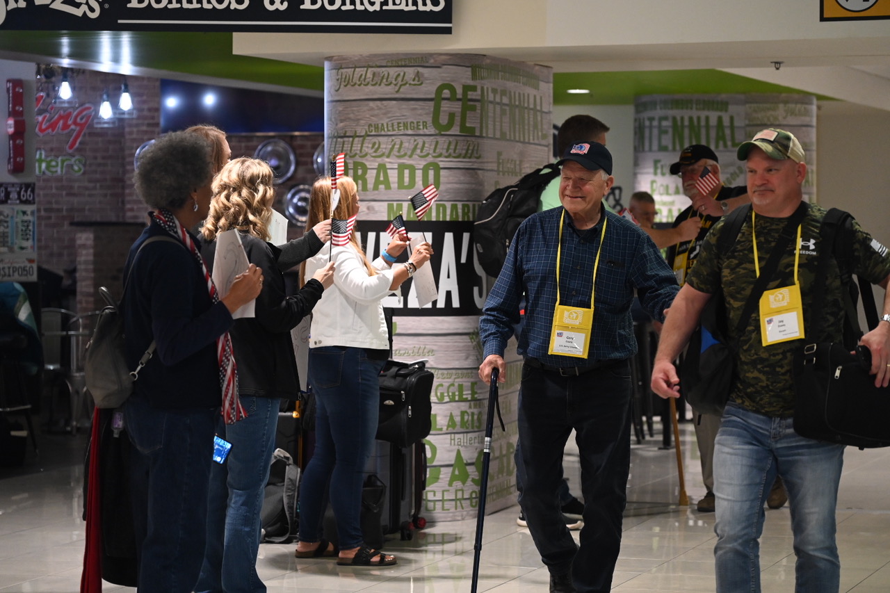 North Dakota veterans head to DC for honor flight - Vimarsana News