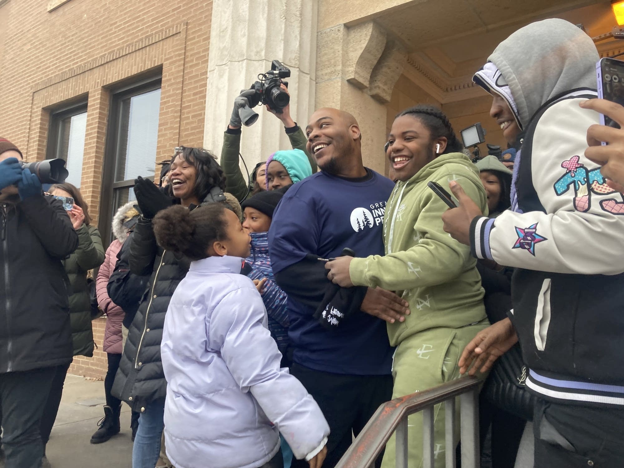 Judge vacates Marvin Haynes' nearly 20-year-old murder conviction - InForum | Fargo, Moorhead and West Fargo news, weather and sports - Vimarsana News