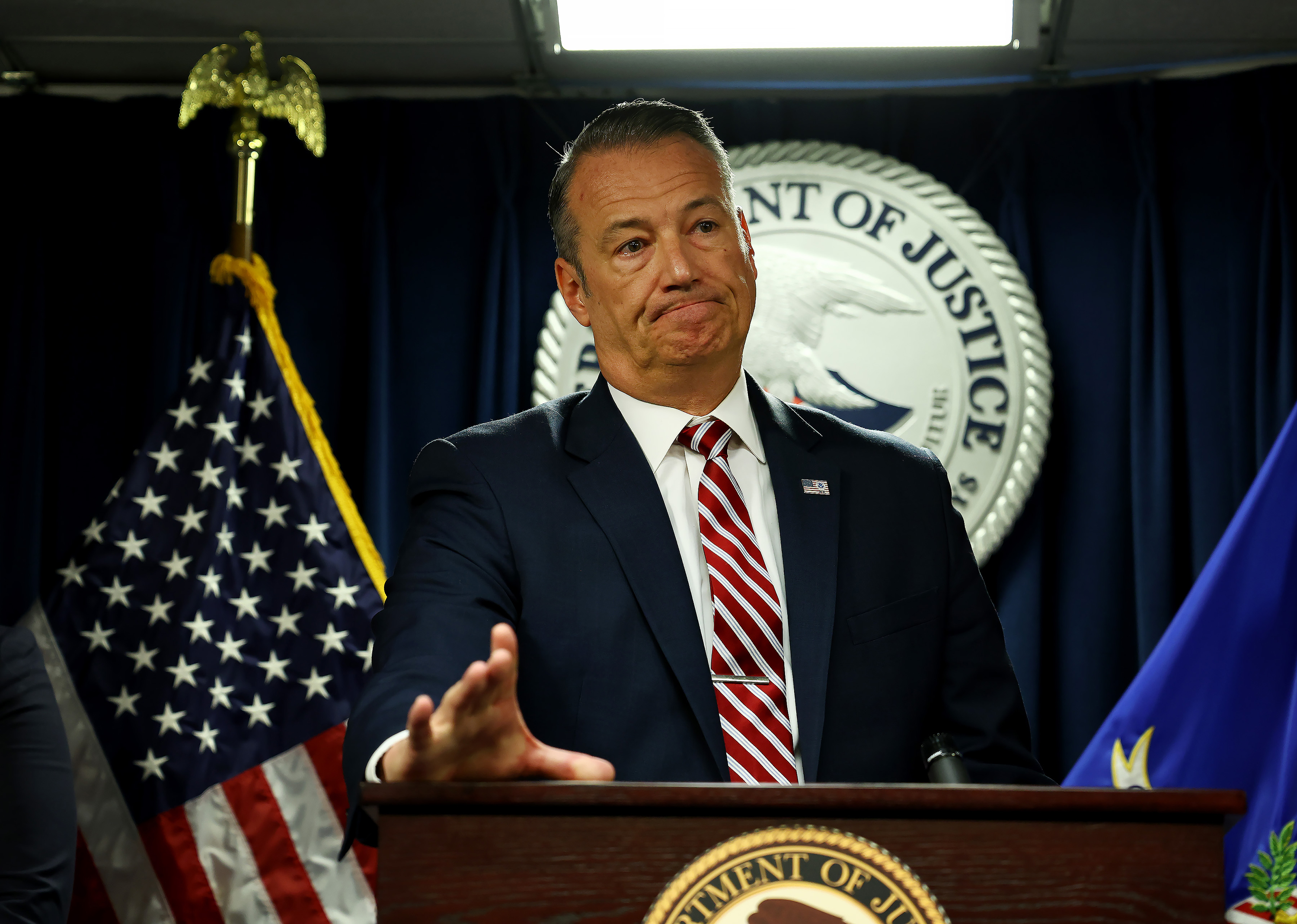 Minnesota judge orders ICE director to appear in court ; Homan meets with Walz , Frey