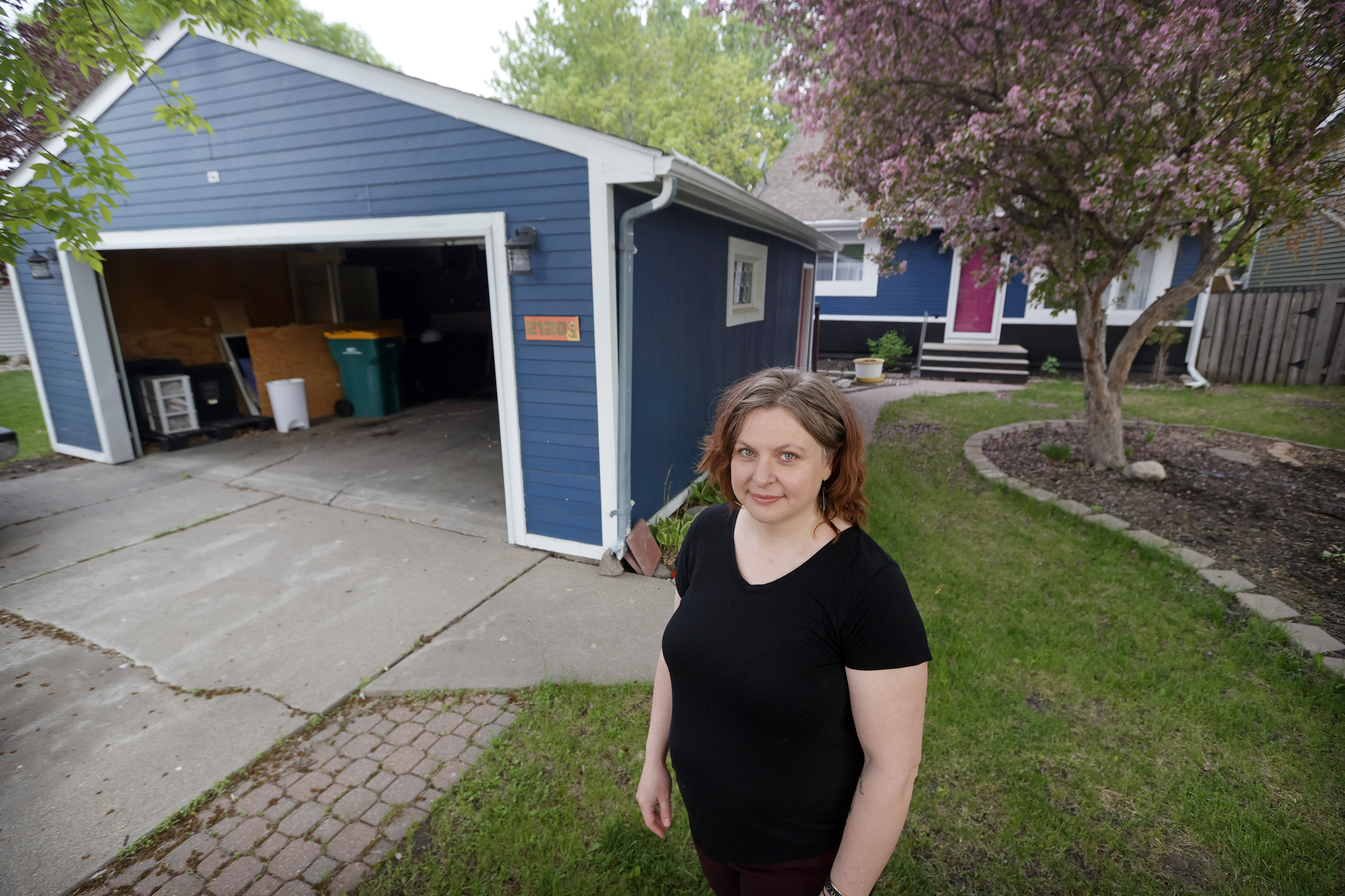 Fundraiser set up for West Fargo woman whose house is sinking, deemed uninhabitable - Vimarsana News