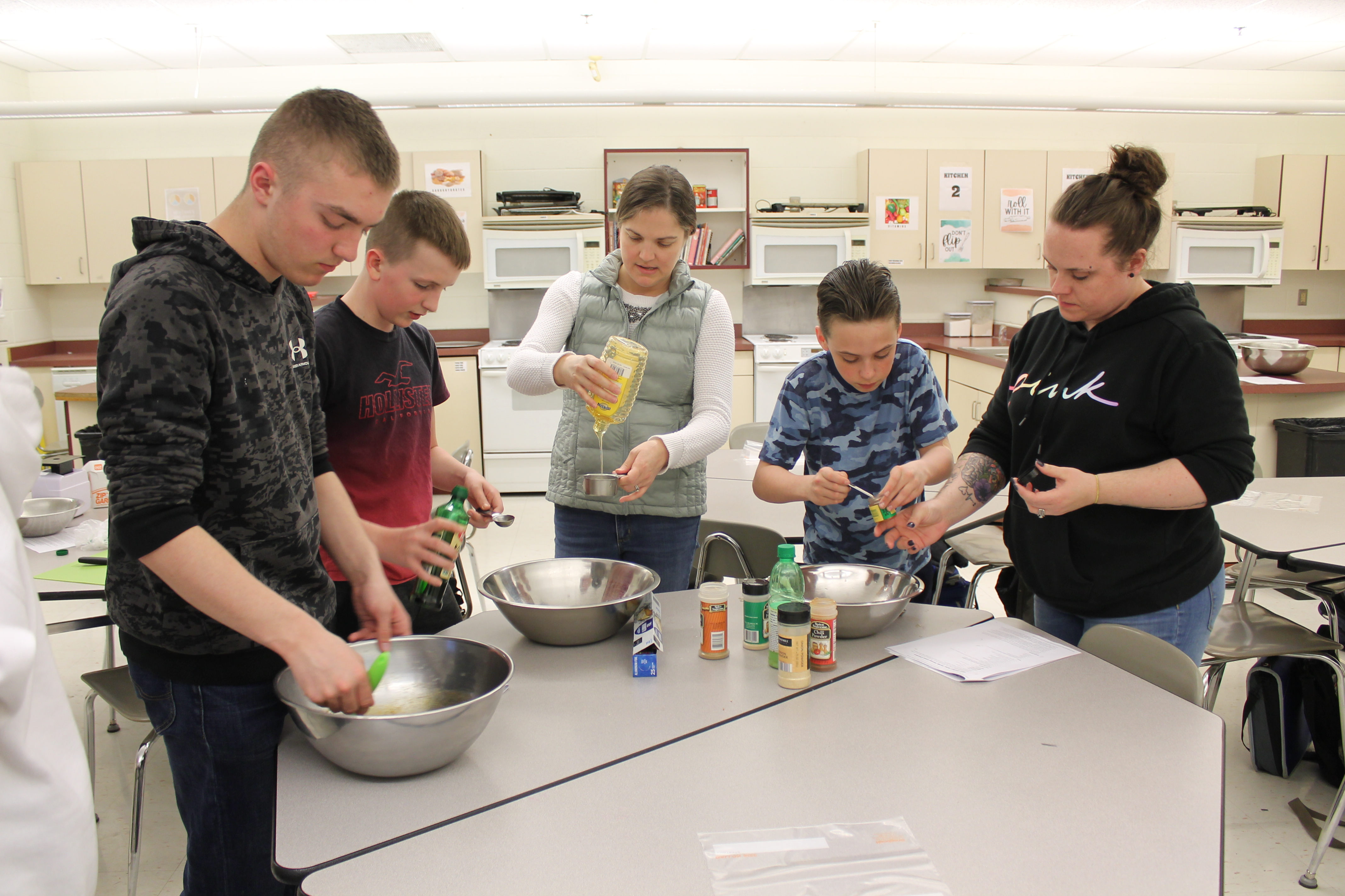 Young cooks serve up family dinner - Vimarsana News