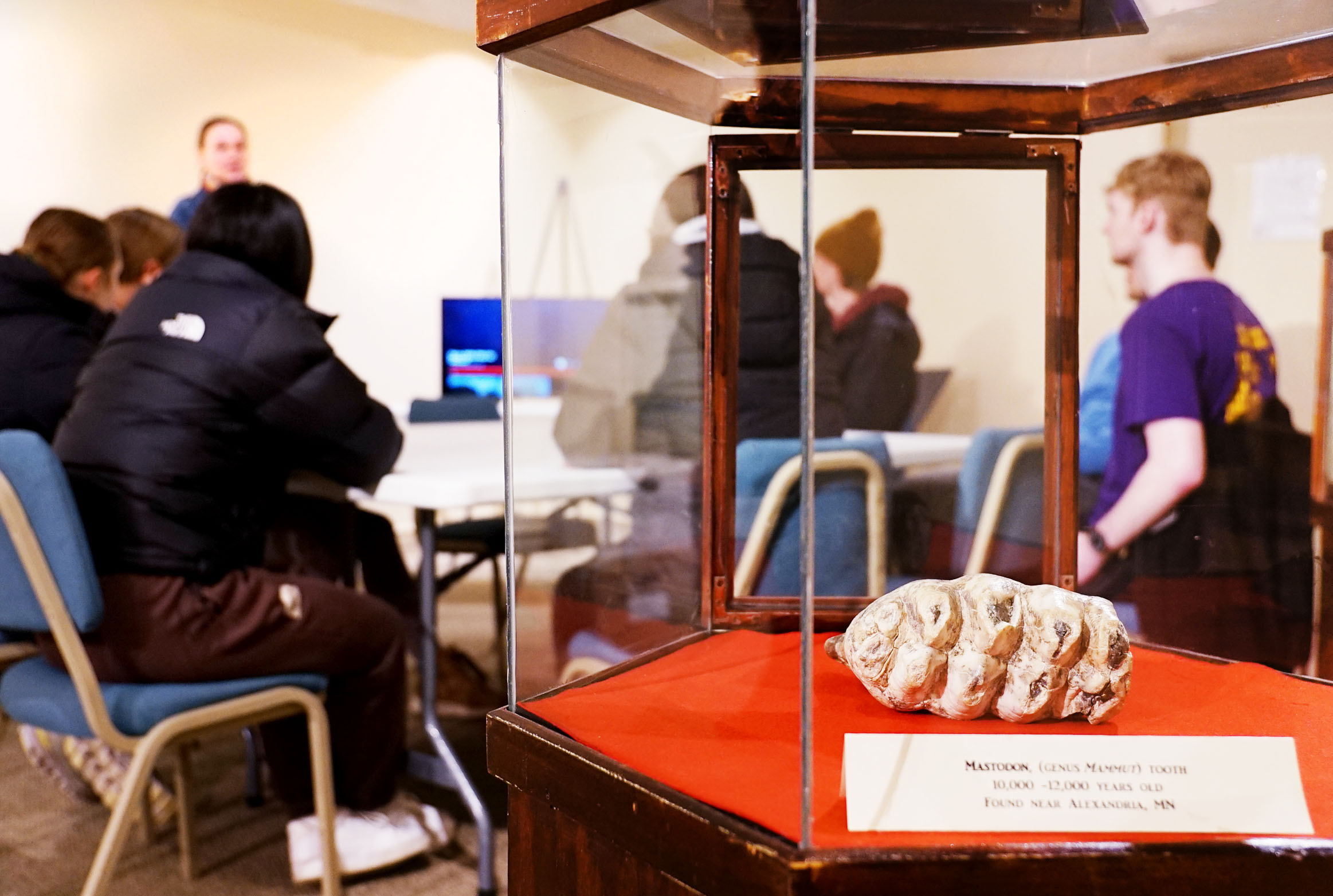 Alexandria College biology class attends lab at Runestone Museum - Vimarsana News