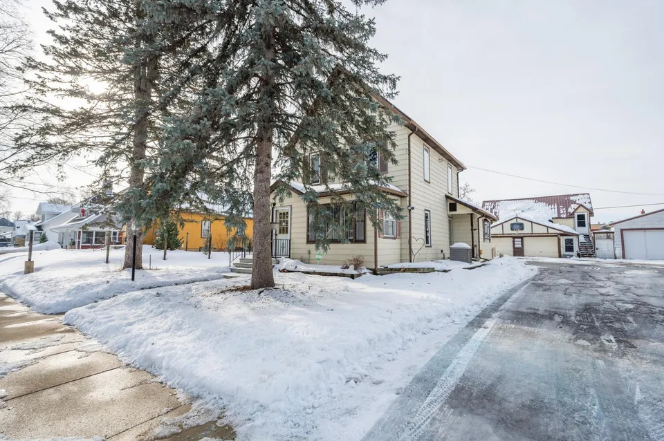 What features can you find in a $200,000 home in Rochester? - Vimarsana News