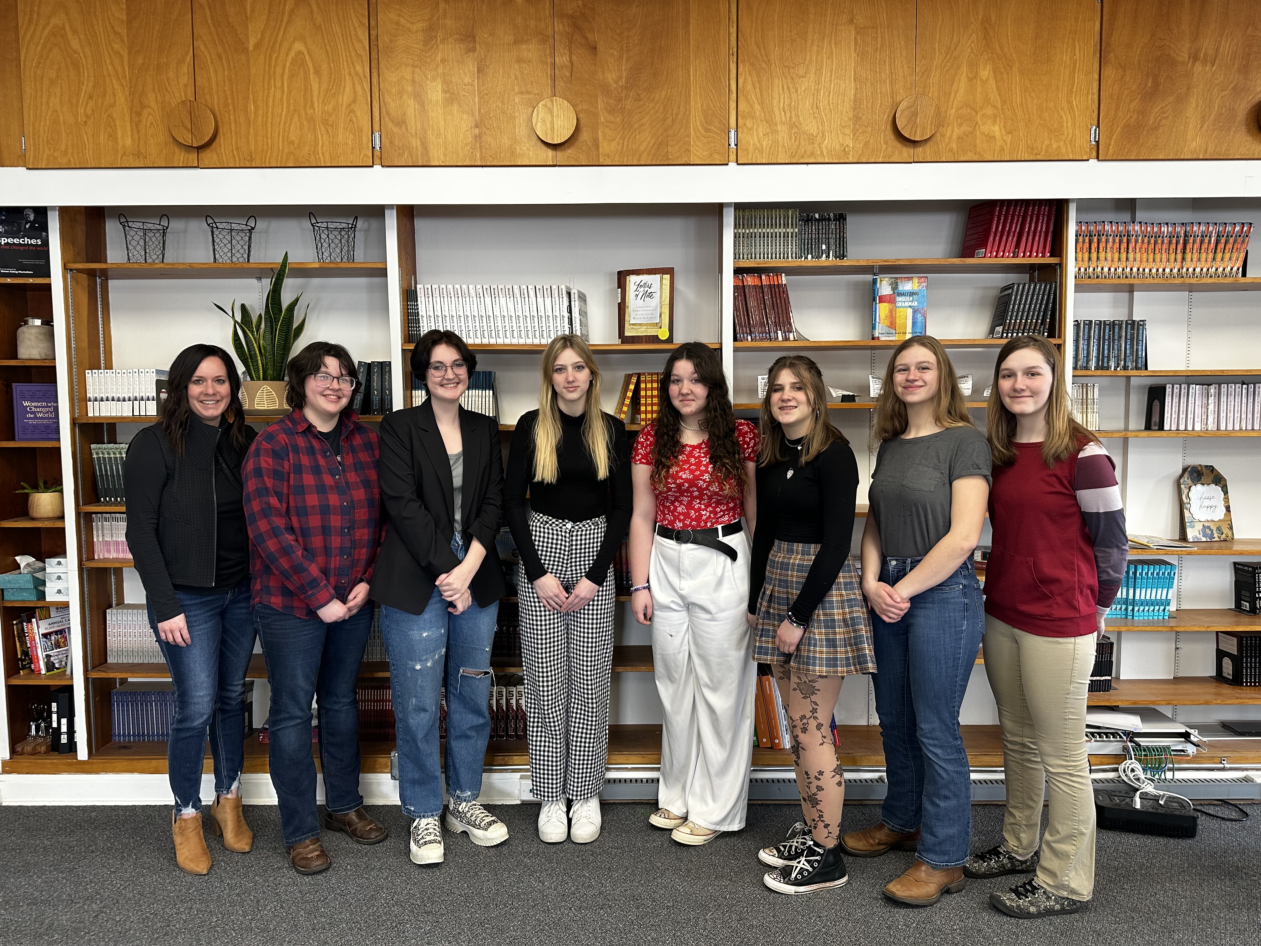 Belfield High School's Speech Team Coach Helps Students Build Confidence and Camaraderie - Vimarsana News