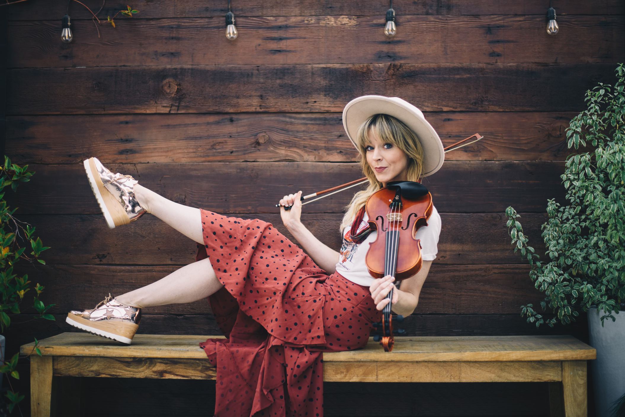 Violinist, dancer and YouTube sensation Lindsey Stirling will play Bluestem - Vimarsana News