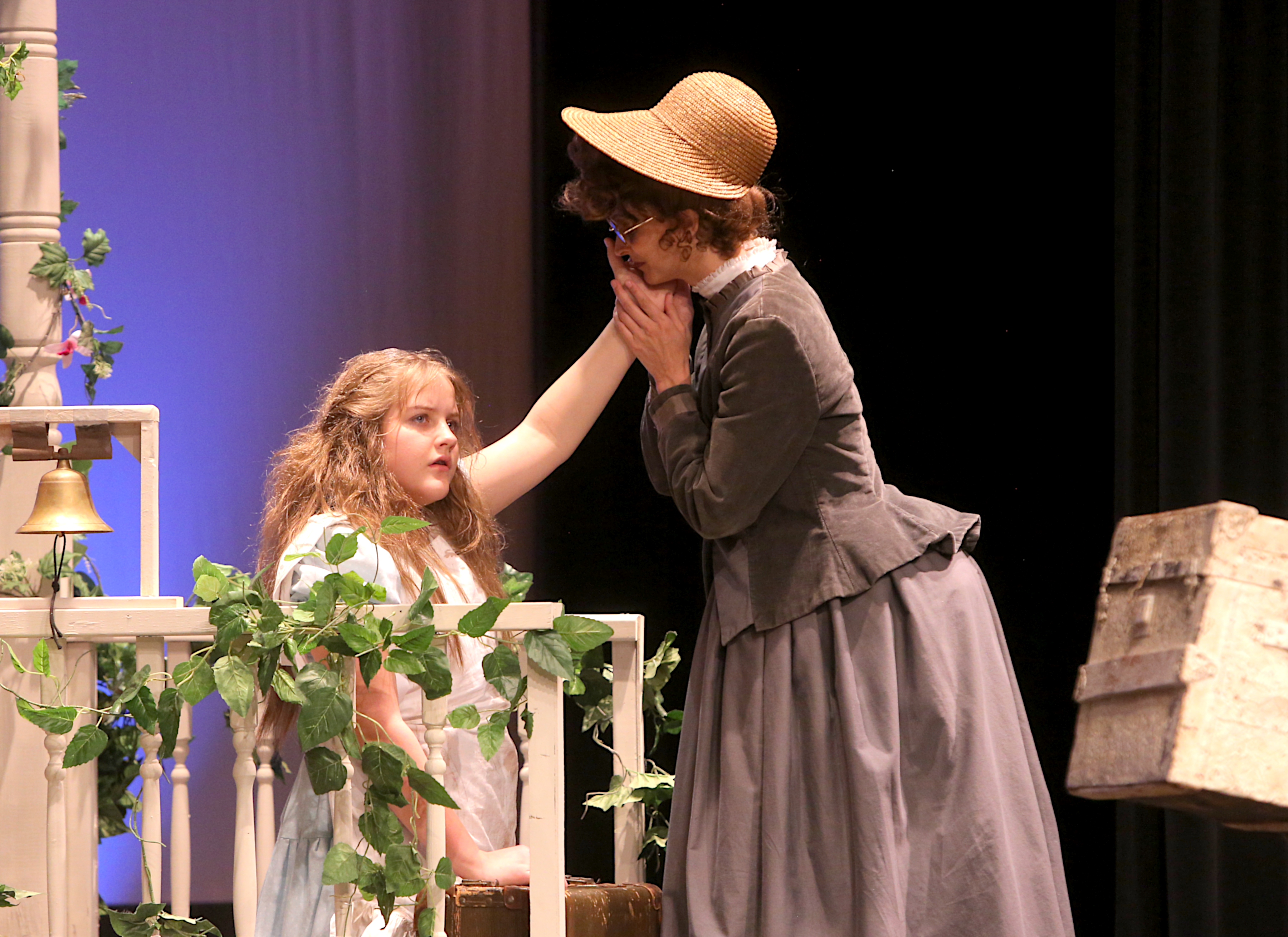 'Shadow' performers bring art to the deaf in Rochester Civic's 'Miracle Worker' - Vimarsana News