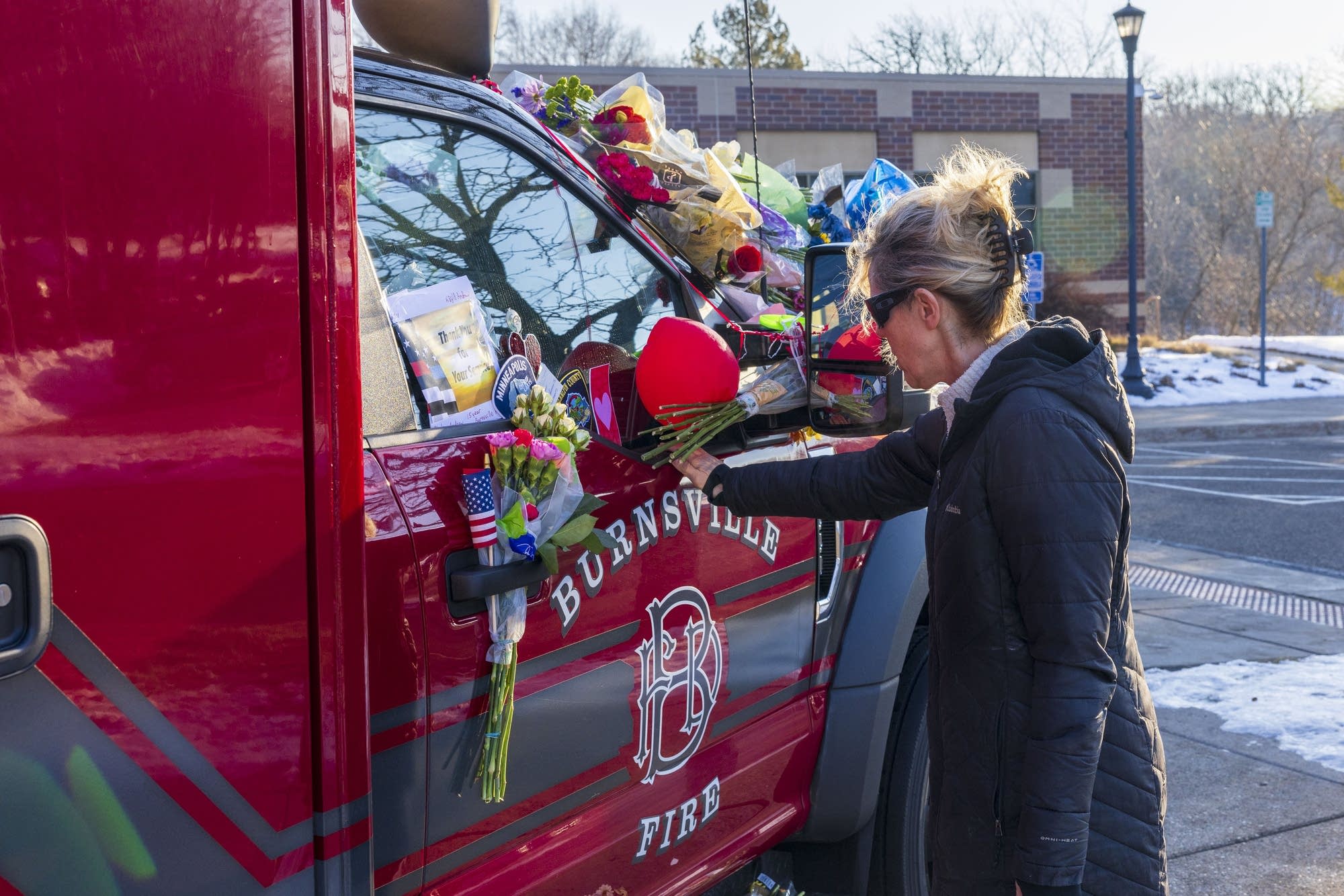 As investigation continues, individual processions escort bodies of Burnsville first responders - Vimarsana News