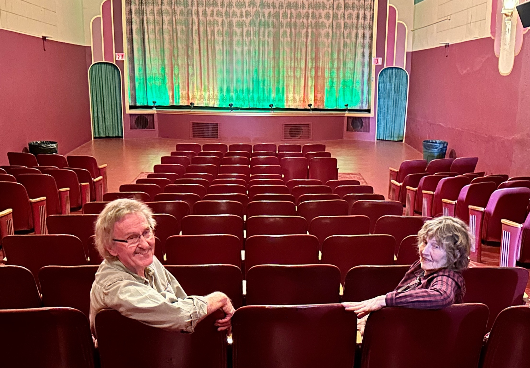 Hebron, N.D., siblings run 75-year-old movie theater as 'labor of love' for North Dakota's 'Brick City' - Vimarsana News